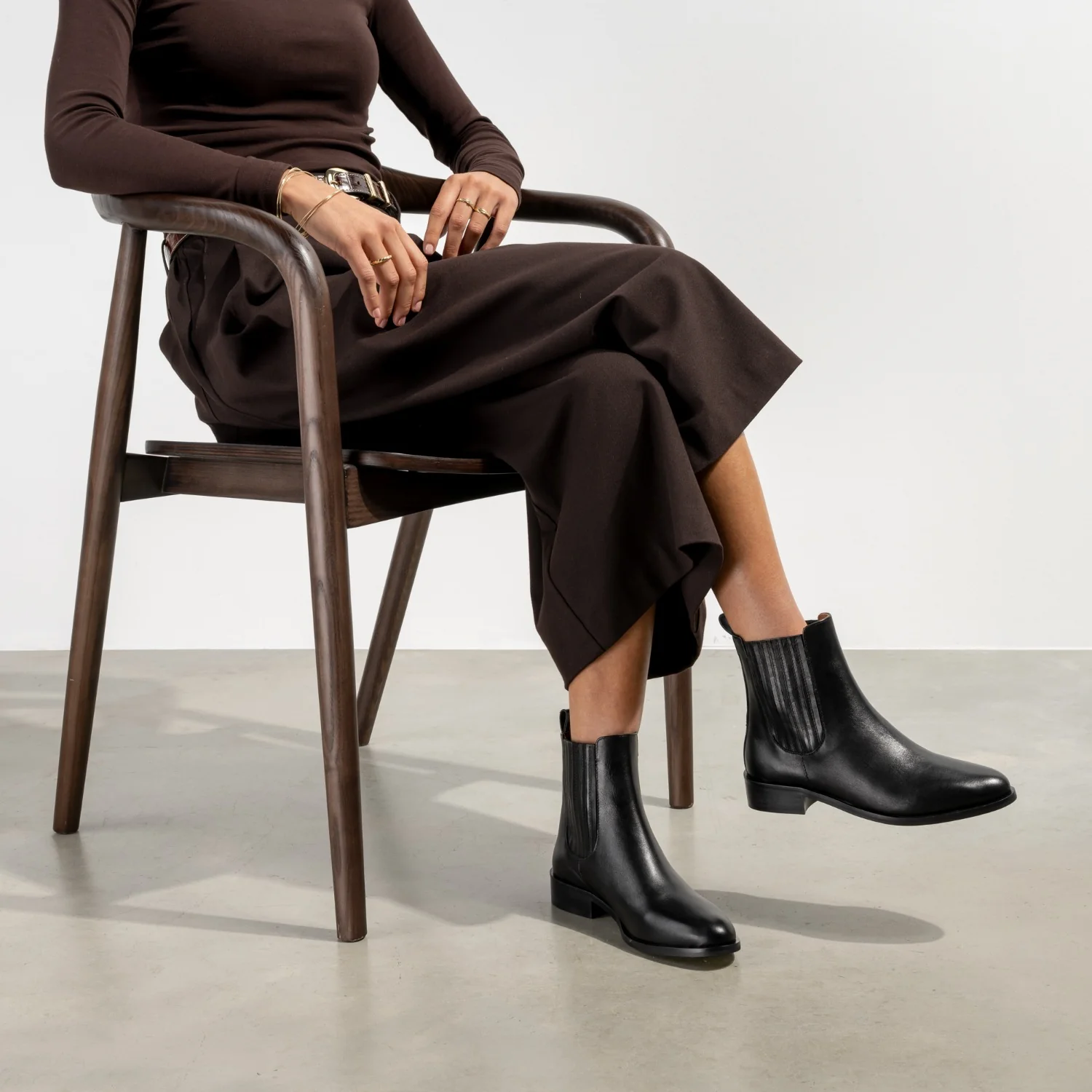 Isabel Bernard Vendôme Chey Black Calfskin Leather Chelsea Boots IB53012-001-42 - Image 2