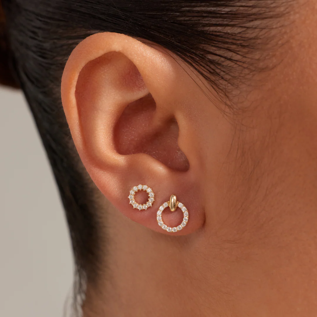 Beloro Jewels Monte Napoleone Irene 9 karat gold ear studs with zirconia stones  BO360124 - Image 3