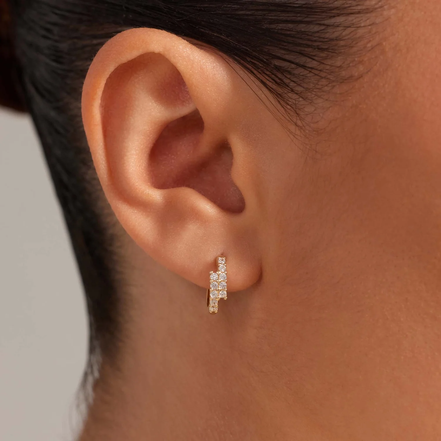 Beloro Jewels Monte Napoleone Joley 9 karat gold hoop earrings with zirconia stones (9,7 mm) BO360117 - Image 3