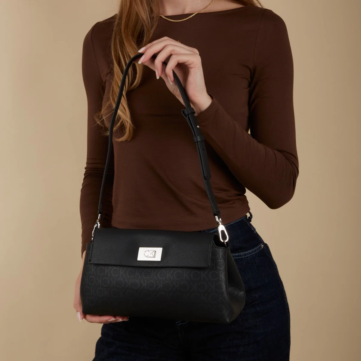 Calvin Klein Black Shoulder Bag K60K6121430GJ - Image 2