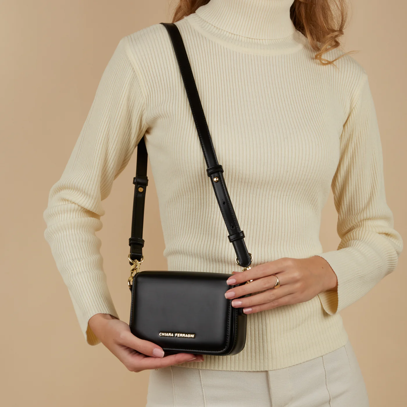 Chiara Ferragni Black Crossbody Bag 75SB4BK2-ZS959-899 - Image 2