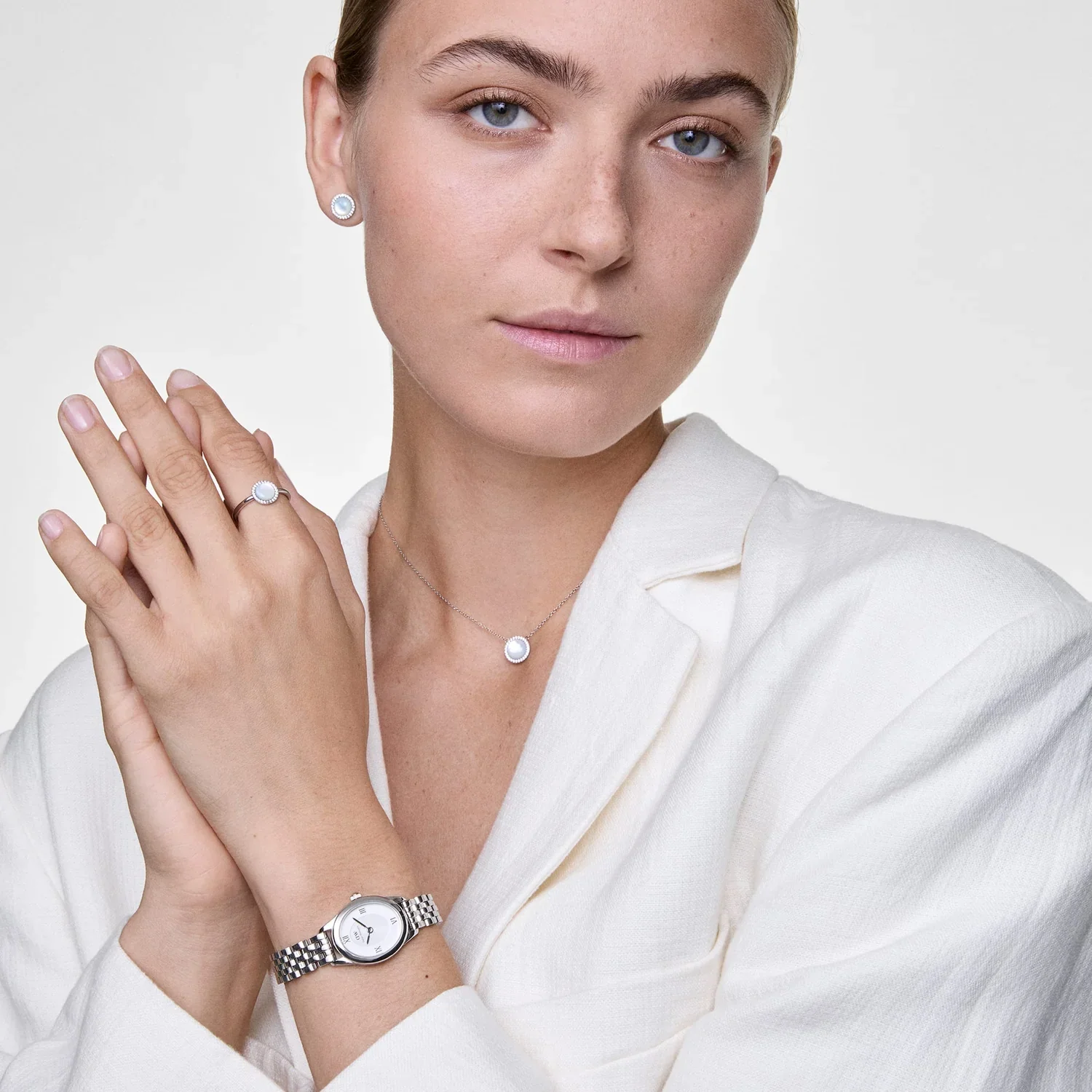 Daniel Wellington Audrey Mother of Pearl Earrings DW00401417 - Image 2