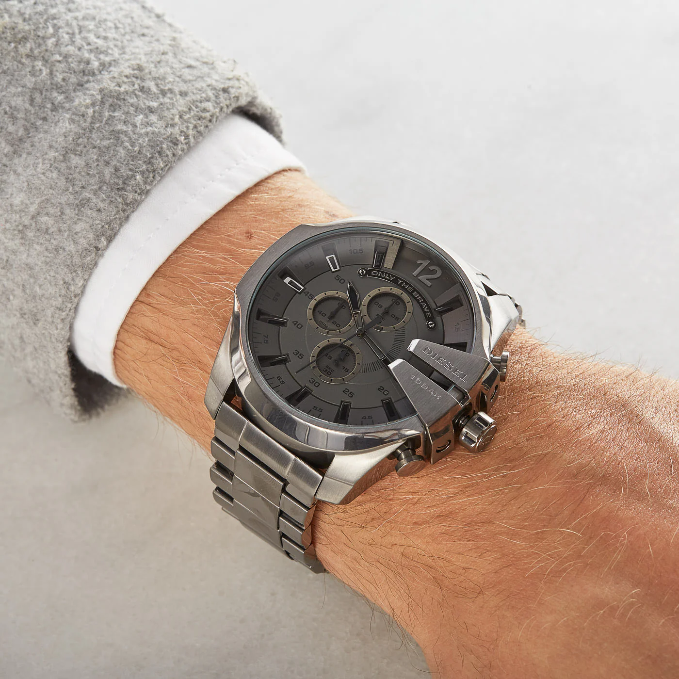 Diesel Mega Chief Grey Watch DZ4282 - Image 3