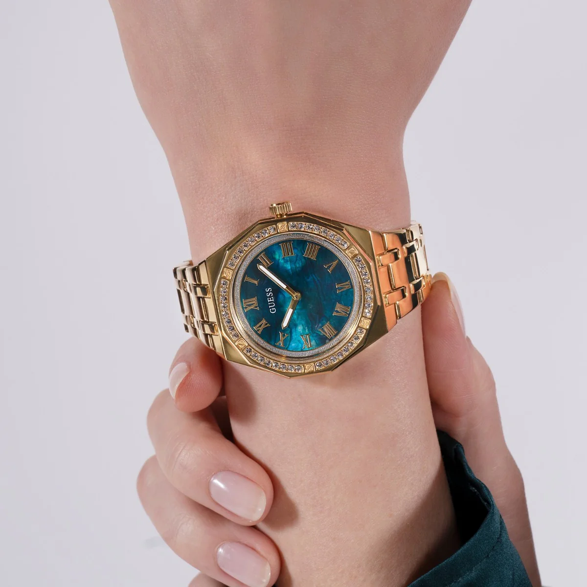 GUESS Desire Women's Watch GW0770L2 - Image 6