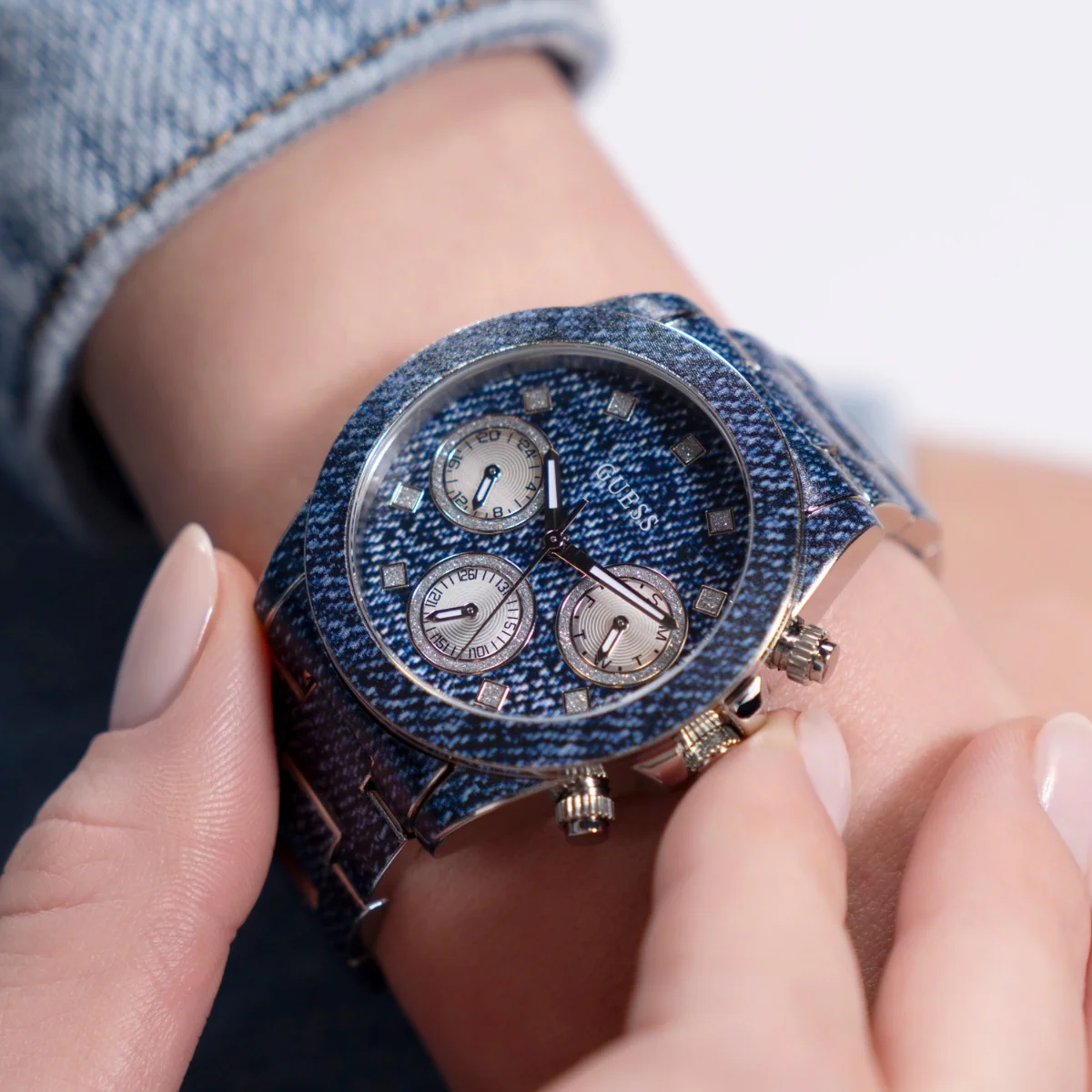 GUESS Indigo Women's Watch GW0750L1 - Image 2
