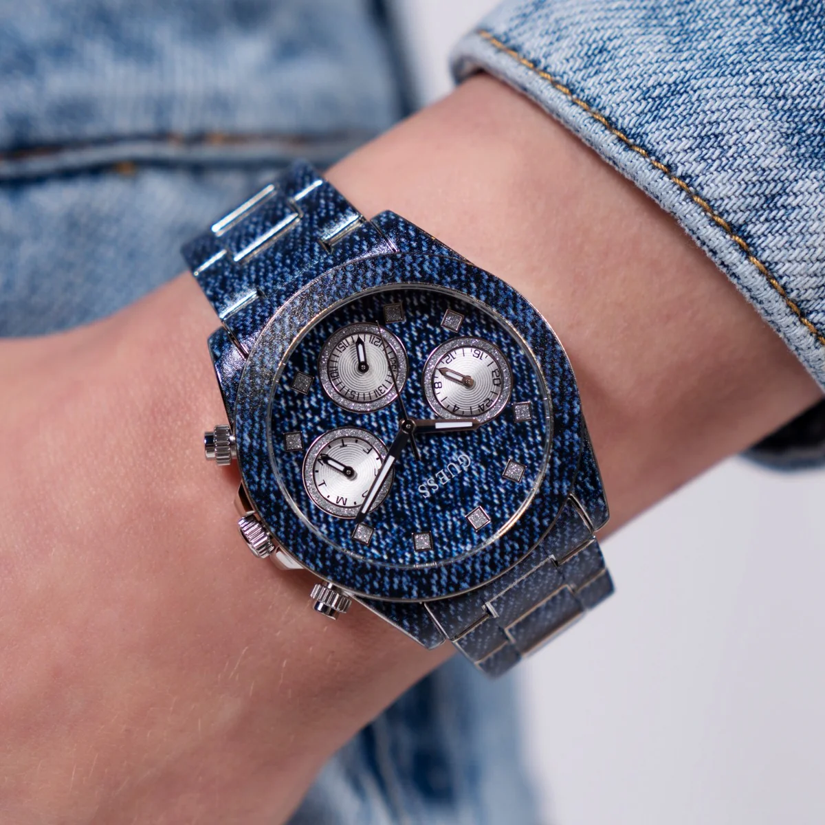 GUESS Indigo Women's Watch GW0750L1 - Image 4