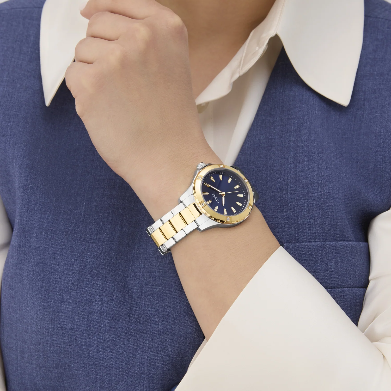 Guess Mist Women's Watch GW0948L3 - Image 2