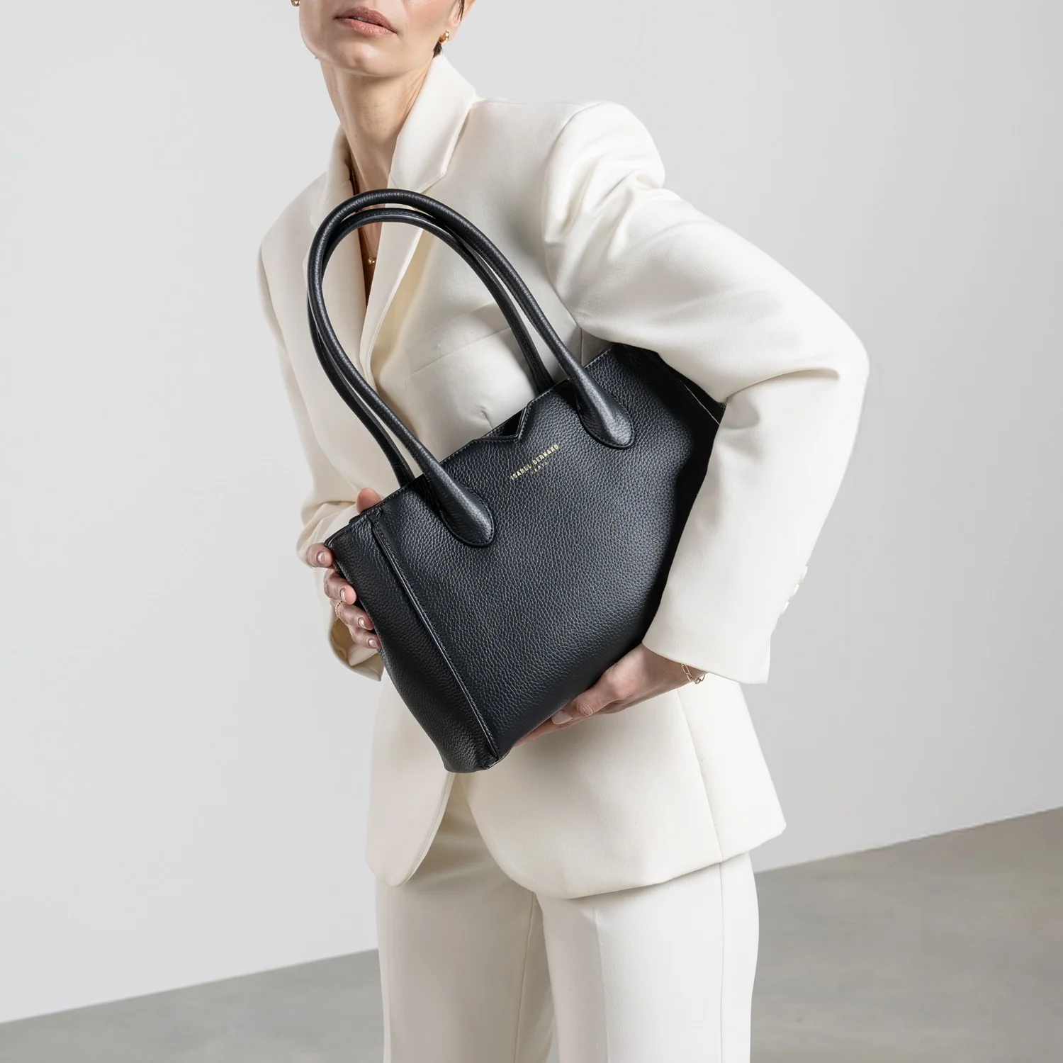 Isabel Bernard Honoré Cloe Midi Black Calfskin Leather Handbag IB25082-001 - Image 6
