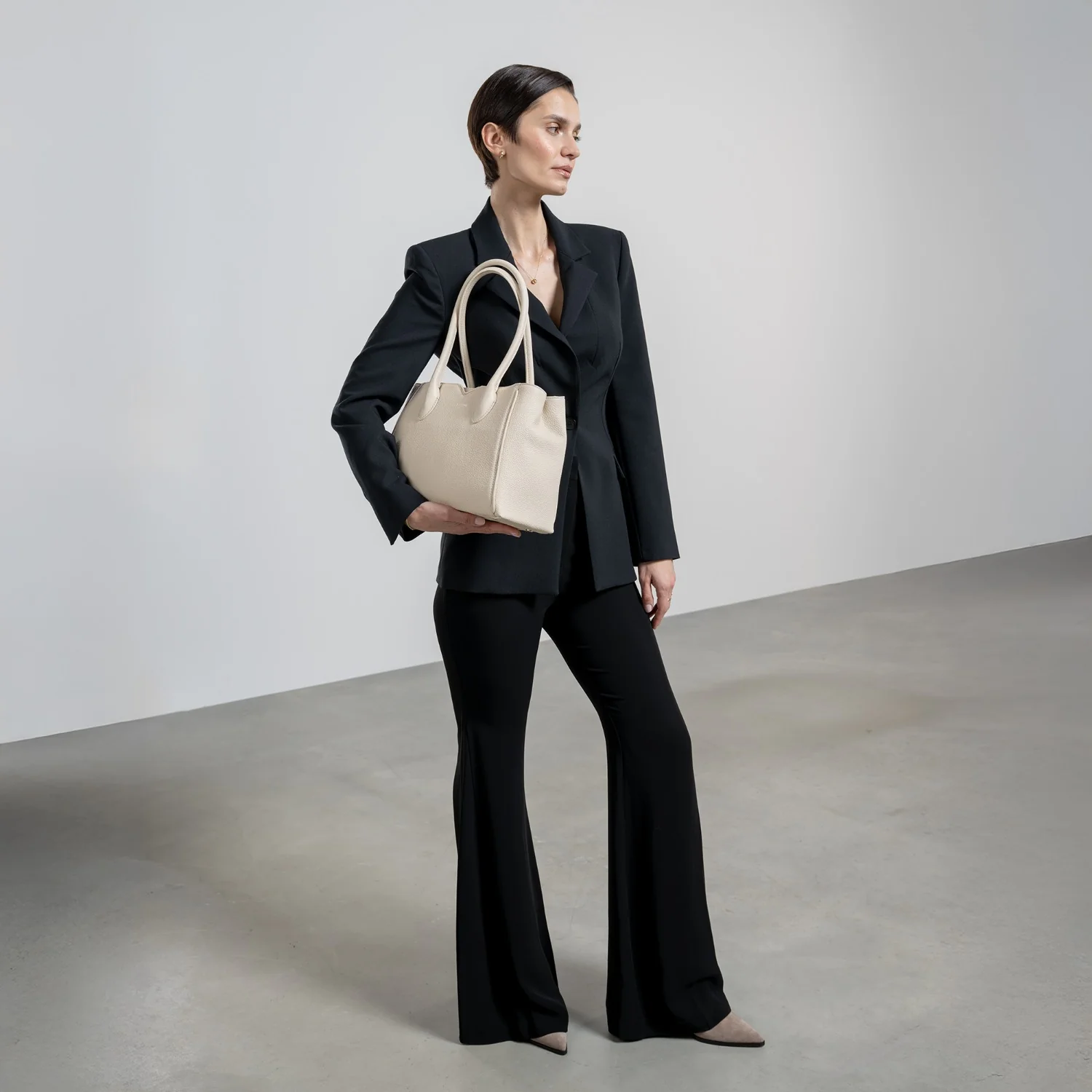 Isabel Bernard Honoré Cloe Midi Crème Kalfsleren Handtas IB25082-070 - Image 3