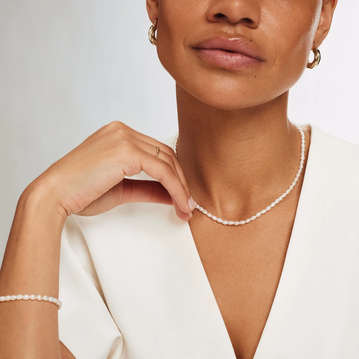 Isabel Bernard Cadeau d'Isabel 14 karat gold necklace and bracelet gift set with freshwater pearls IB90174 - Image 4