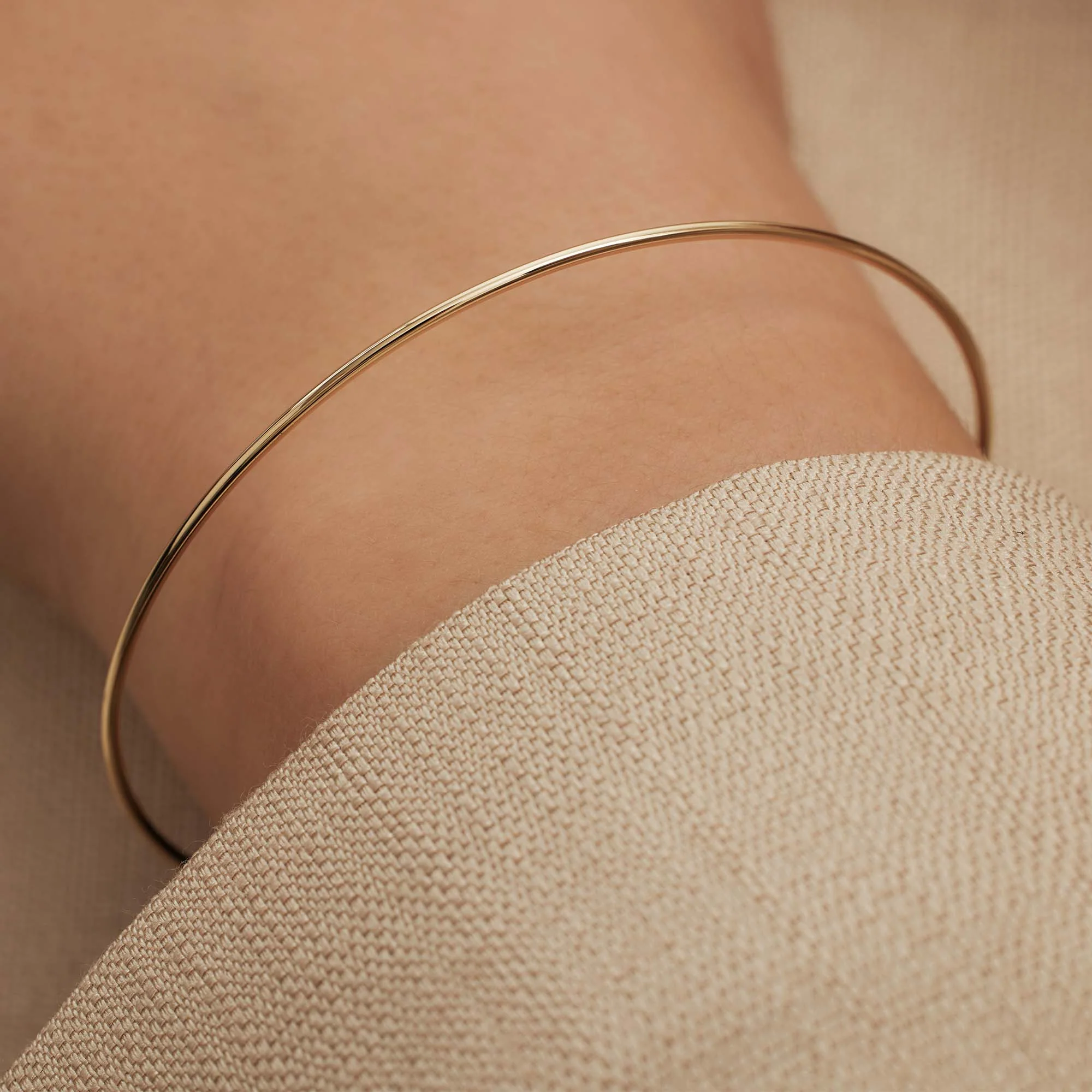 Isabel Bernard Cour d'Honneur Adora 14 Carat Golden Bangle IB320109 - Image 3
