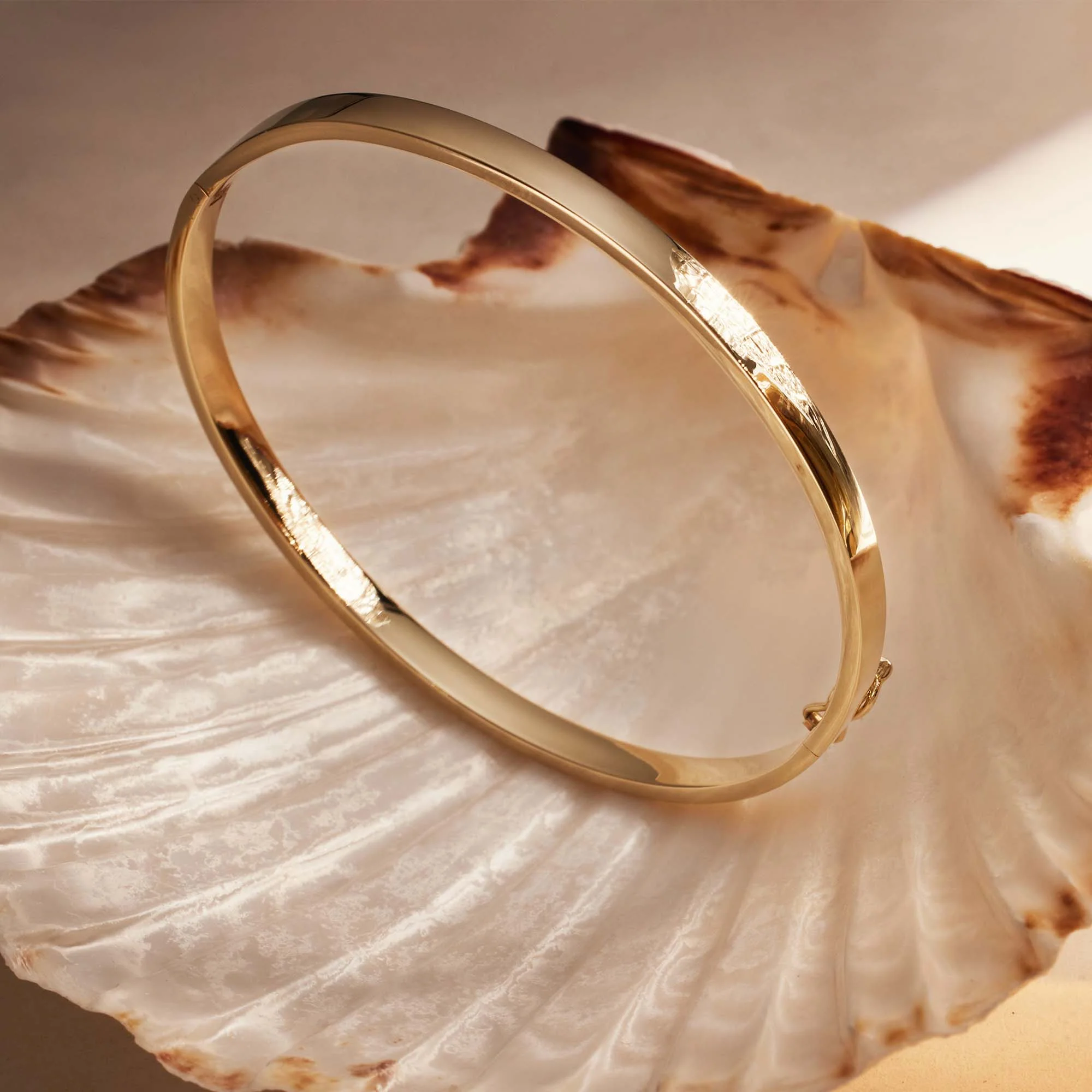 Isabel Bernard Cour d'Honneur Clara 14 Carat Golden Bangle IB320113-56 - Image 4