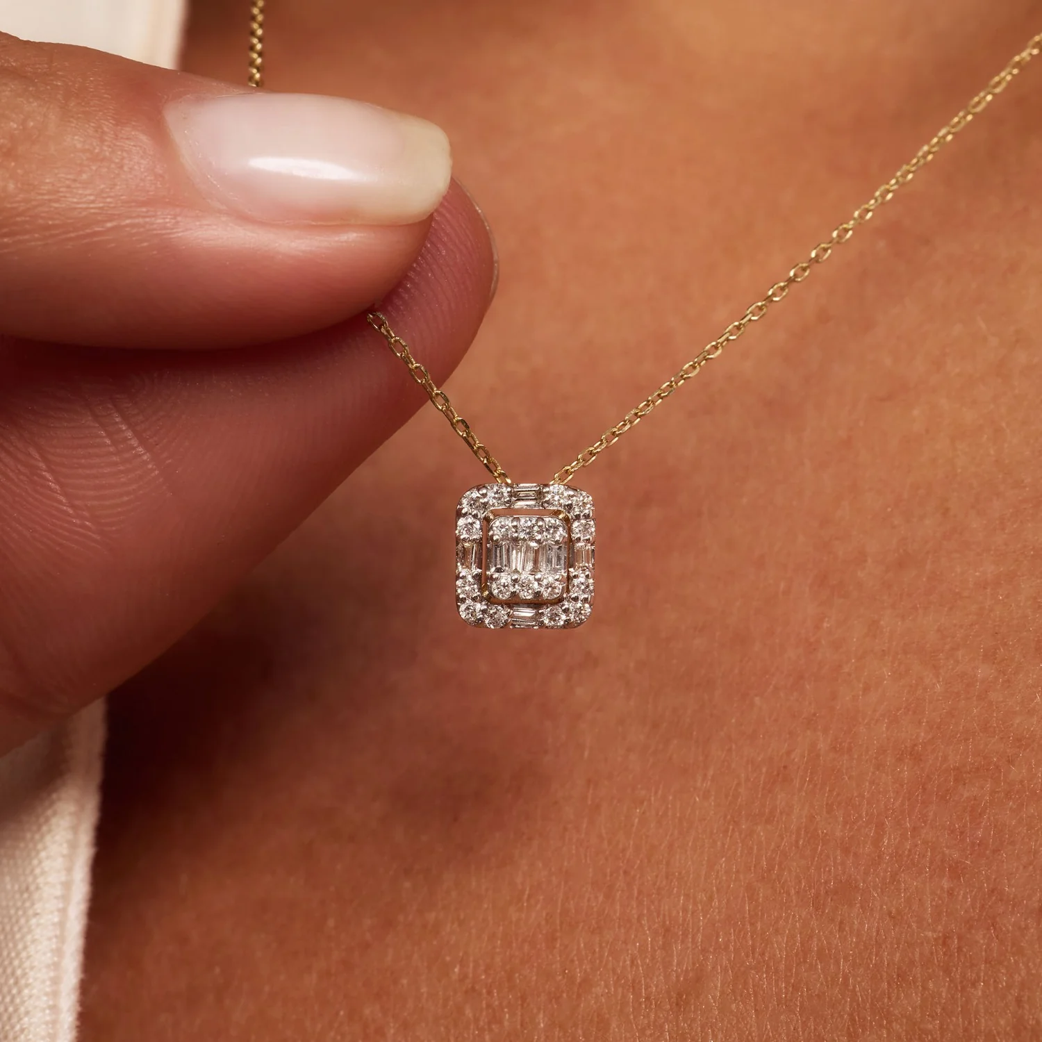 Isabel Bernard De la Paix Elena 14 karat gold necklace with diamond 0.18 carat IBD350030 - Image 2