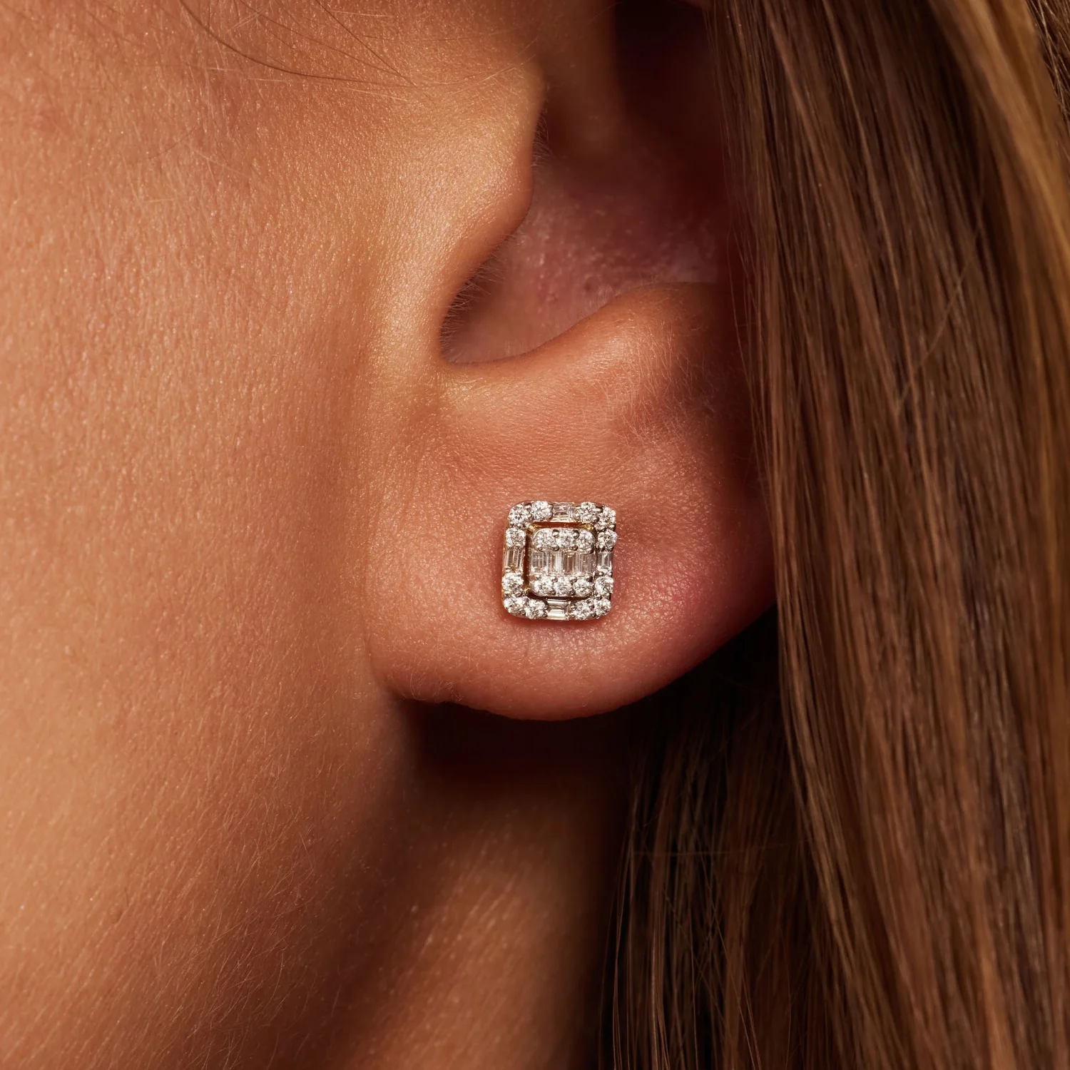 Isabel Bernard De la Paix Elena 14 karat gold stud ear studs with diamond 0.25 carat IBD360032 - Image 2