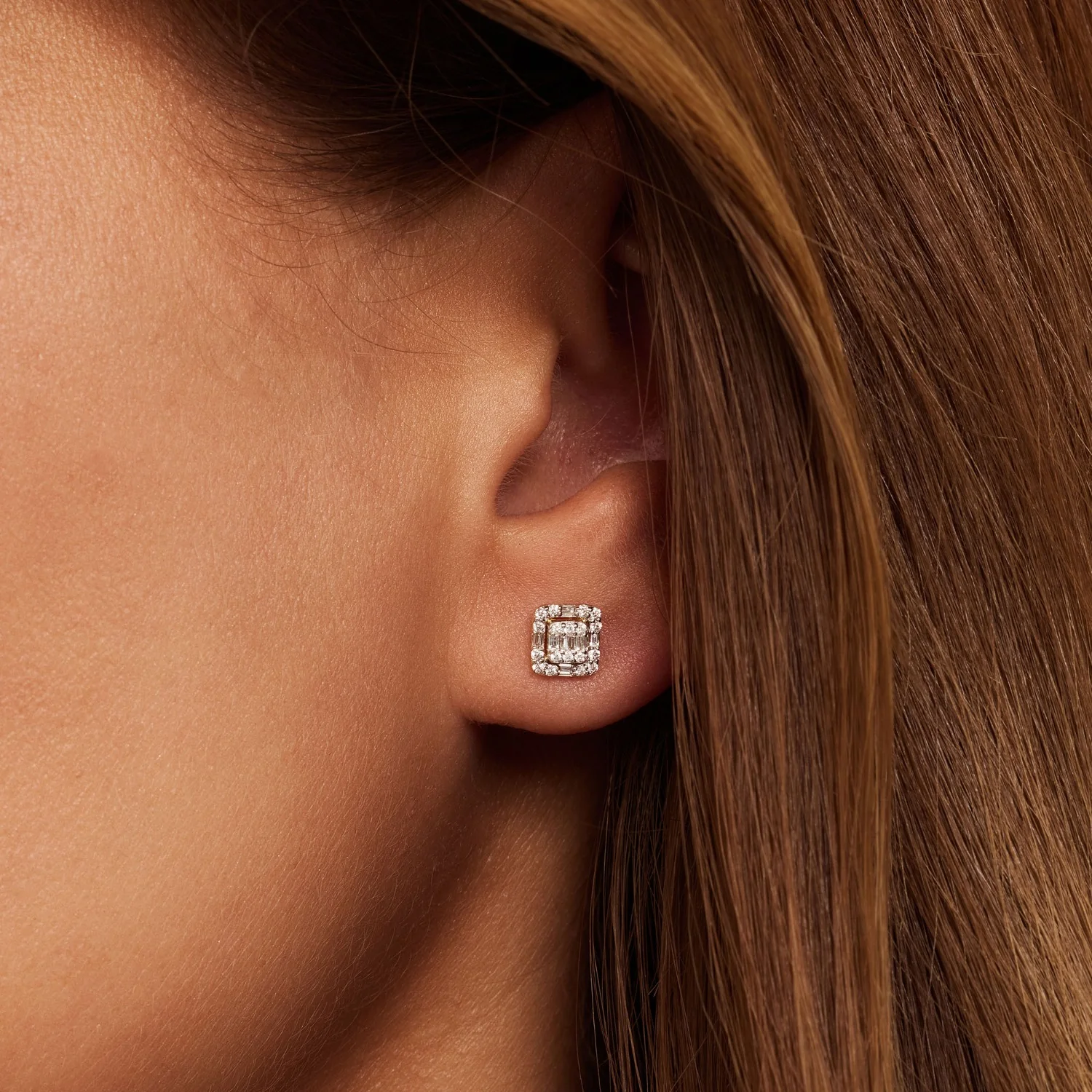 Isabel Bernard De la Paix Elena 14 karat gold stud ear studs with diamond 0.25 carat IBD360032 - Image 3
