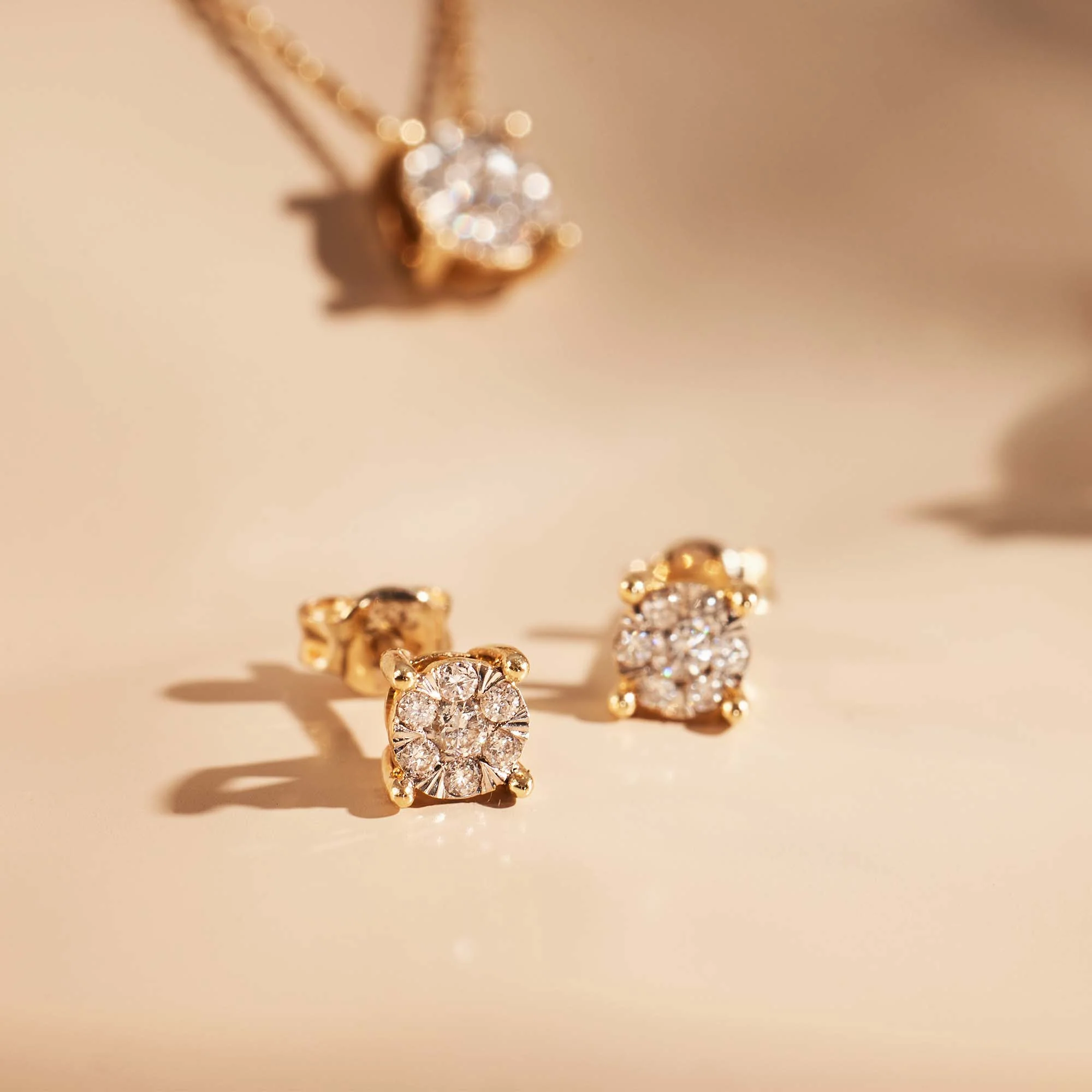 Isabel Bernard De la Paix Hanaé 14 Carat Golden Ear Studs | diamond 0.16 ct | IBD360015 - Image 5