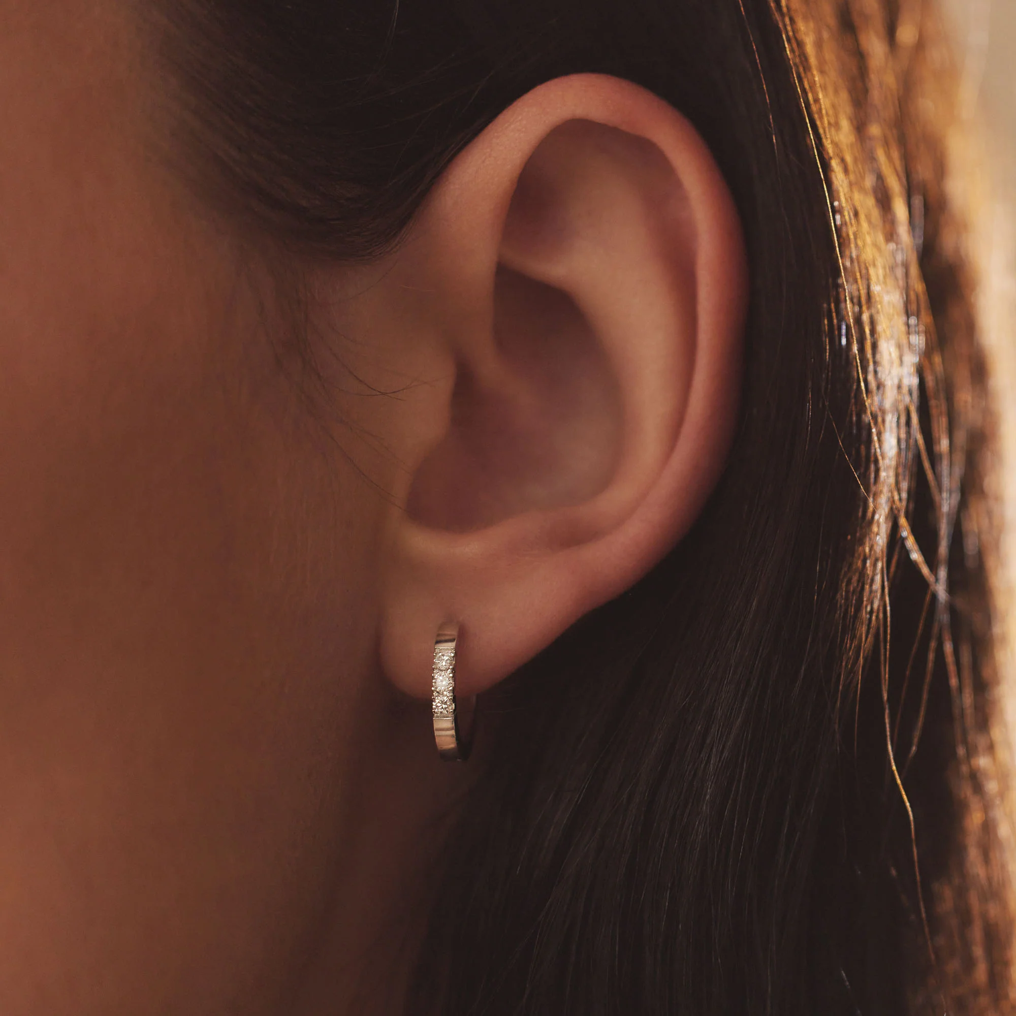Isabel Bernard De la Paix Madeline 14 Carat Whitegold Hoop Earrings | diamond 0.15 ct | IBD360017 - Image 2