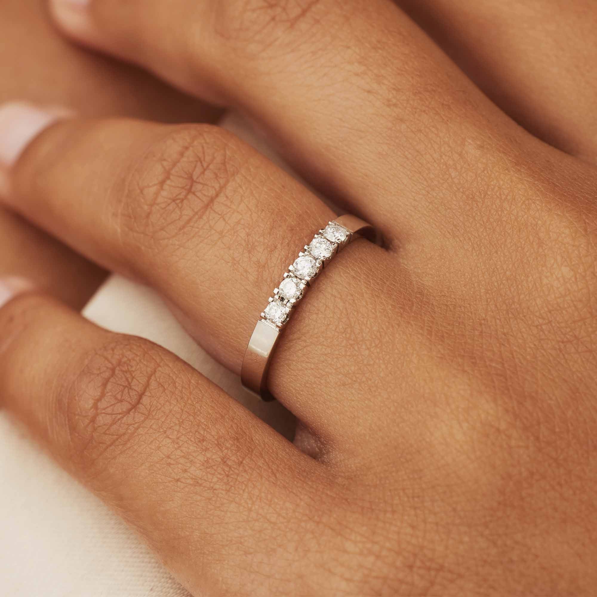 Isabel Bernard De la Paix Madeline 14 Carat Whitegold Ring | diamond 0.20 ct | IBD330019-48 - Image 2