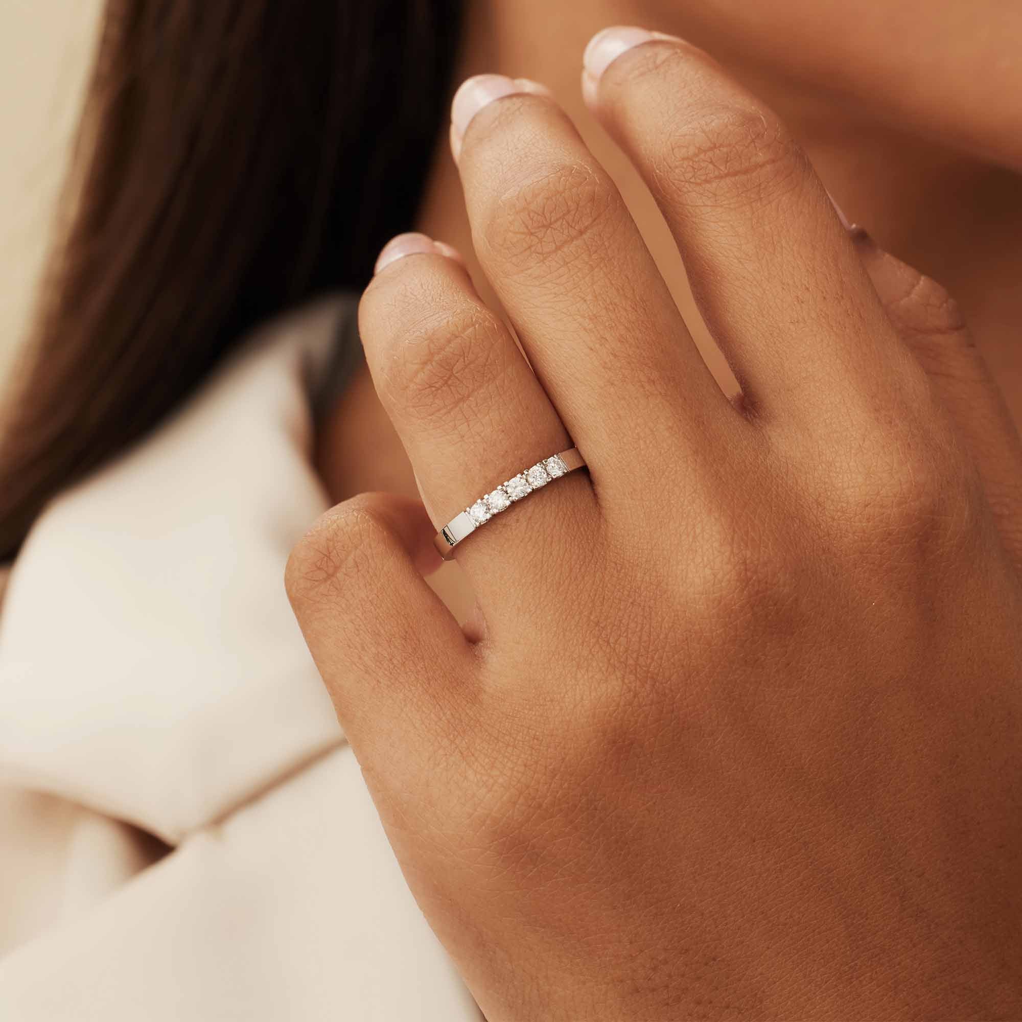 Isabel Bernard De la Paix Madeline 14 Carat Whitegold Ring | diamond 0.20 ct | IBD330019-48 - Image 3