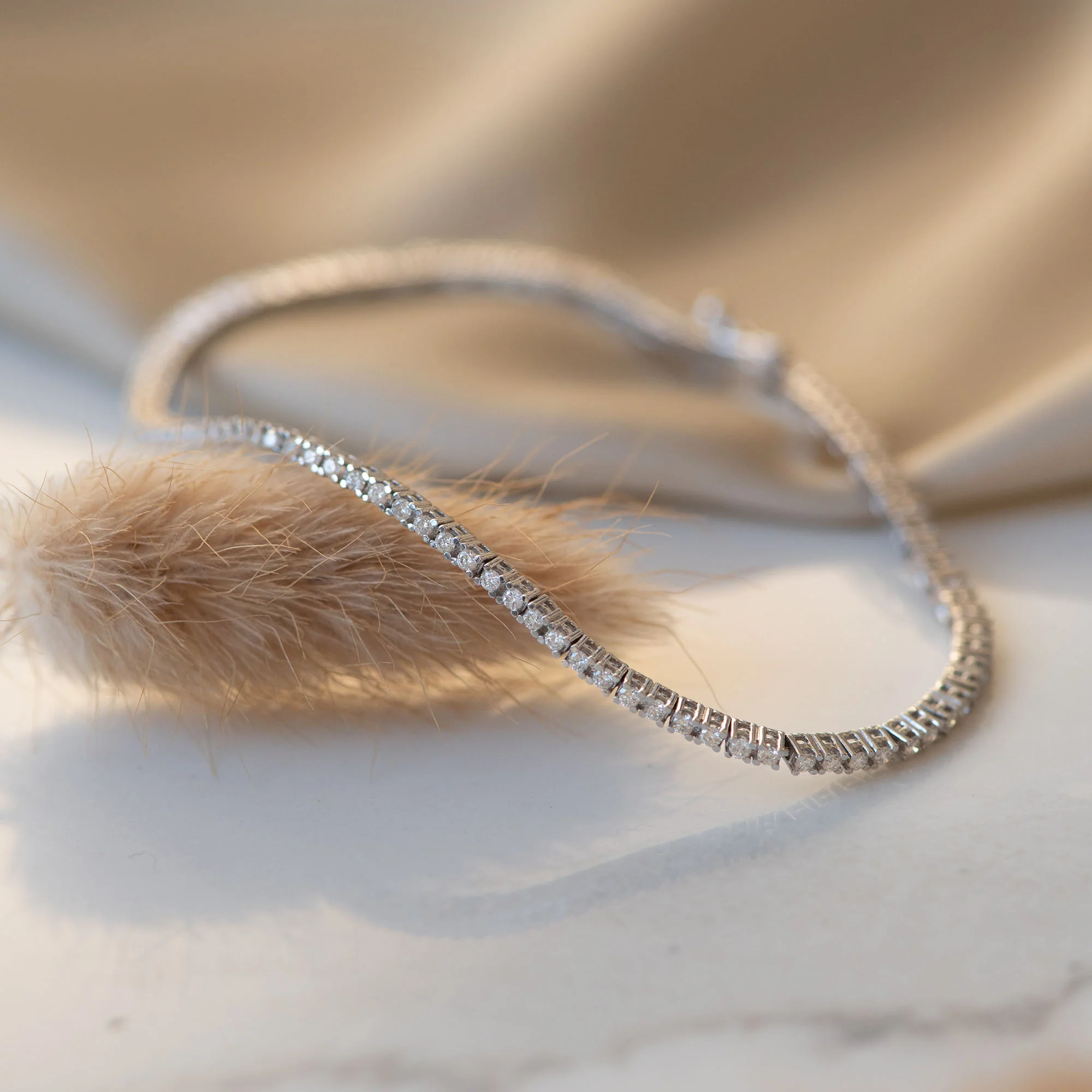Isabel Bernard De la Paix Madeline 14 Carat Whitegold Tennis Bracelet | diamond 1.08 ct | IBD320006 - Image 4