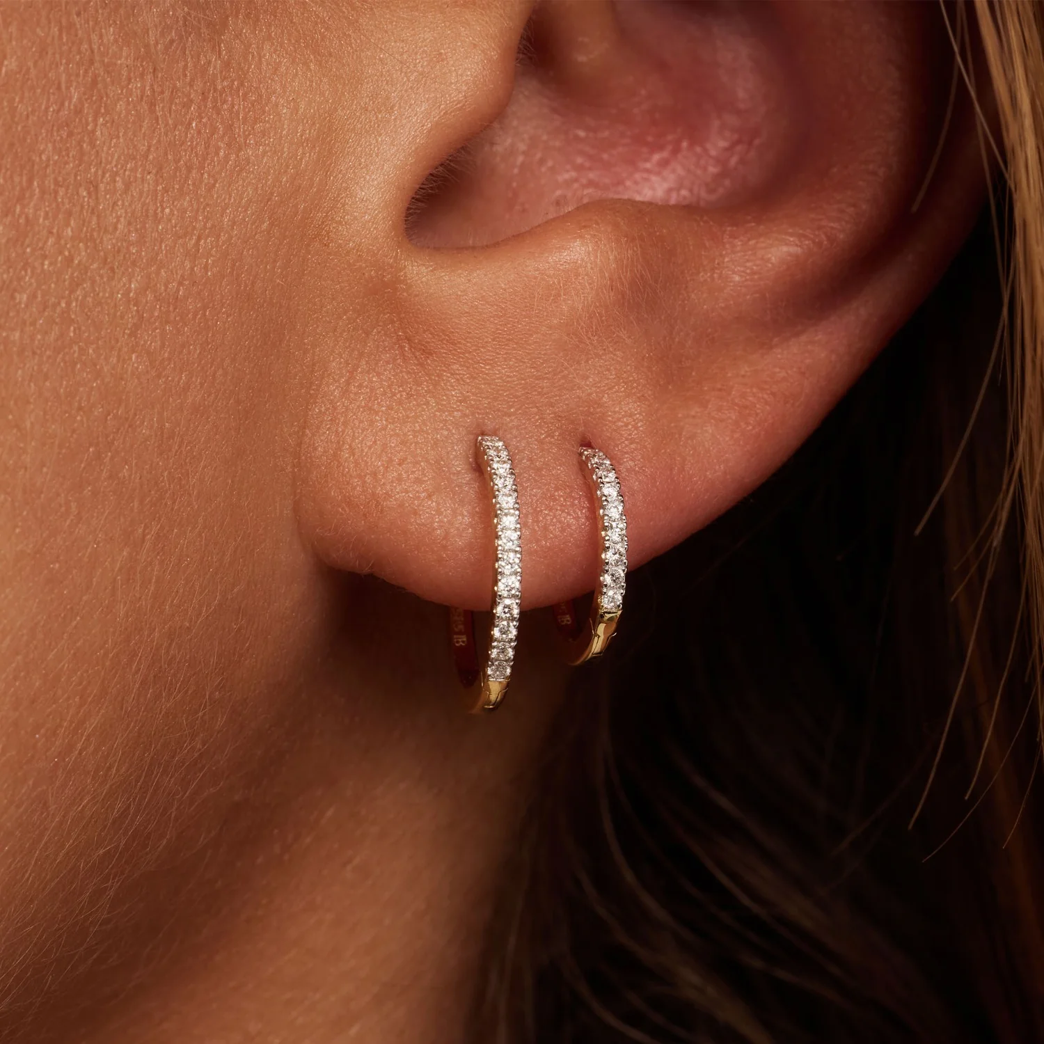 Isabel Bernard De la Paix Madeline 14 karat gold hoop earrings with diamond 0.15 carat IBD360034 - Image 4