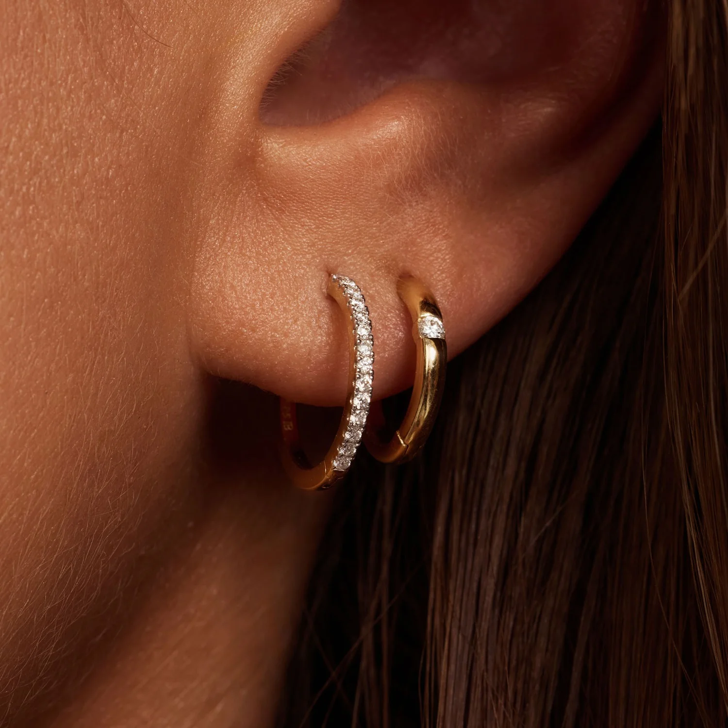Isabel Bernard De la Paix Madeline 14 karat gold hoop earrings with diamond 0.15 carat IBD360034 - Image 6
