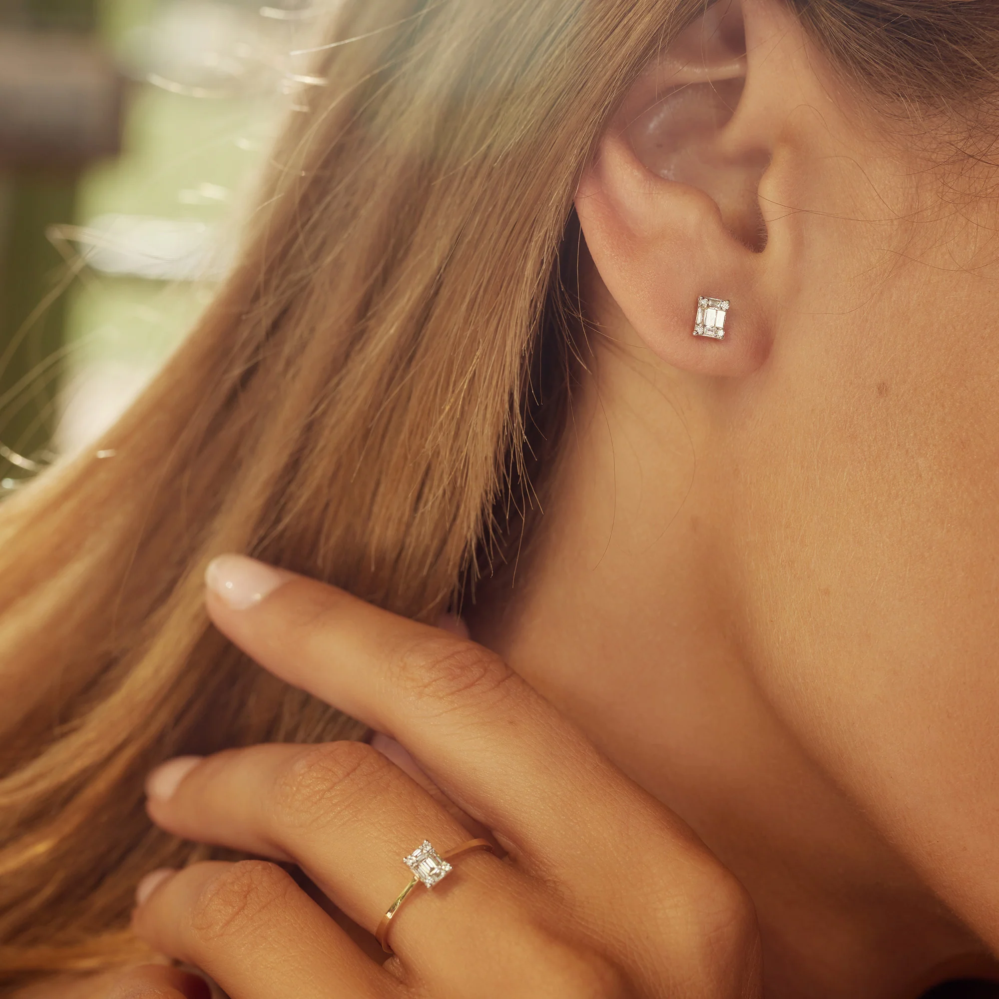 Isabel Bernard De la Paix Maxime 14 Carat Golden Ear Studs | diamond 0.19 ct | IBD360020 - Image 5
