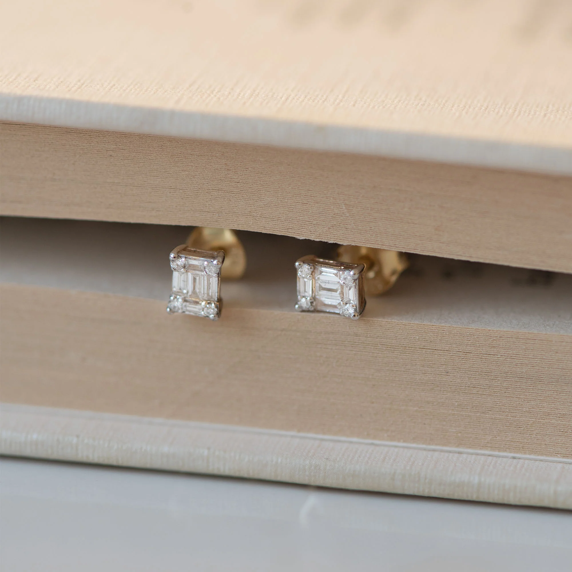 Isabel Bernard De la Paix Maxime 14 Carat Golden Ear Studs | diamond 0.19 ct | IBD360020 - Image 6