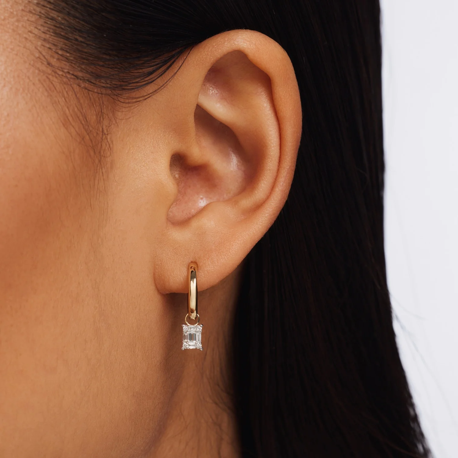 Isabel Bernard De la Paix Maxime 14 Carat Golden Hoop Earrings | diamond 0.18 ct | IBD360019 - Image 3