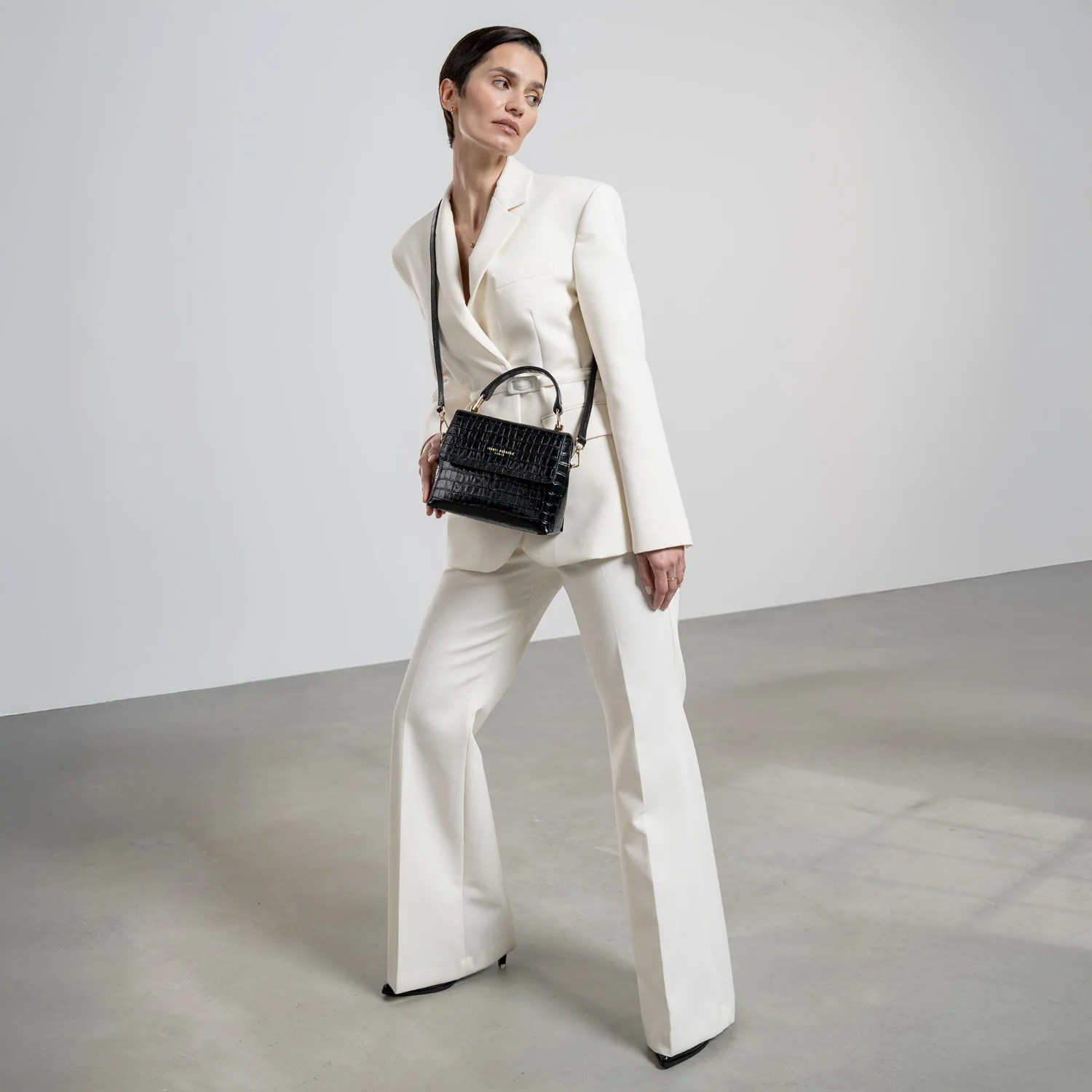 Isabel Bernard Femme Forte Heline croco Black Leather Handbag made of Calfskin IB21037 - Image 3
