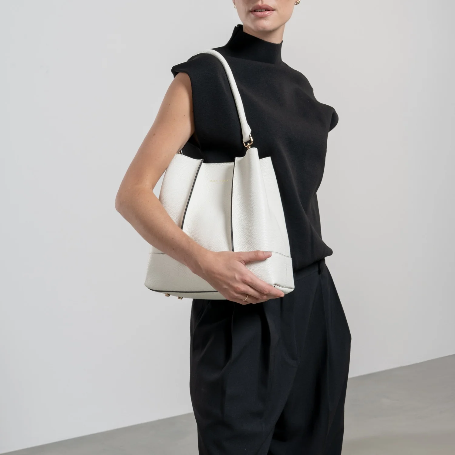 Isabel Bernard Femme Forte Macie Crème Calfskin Shoulder Bag IB25074-070 - Image 3