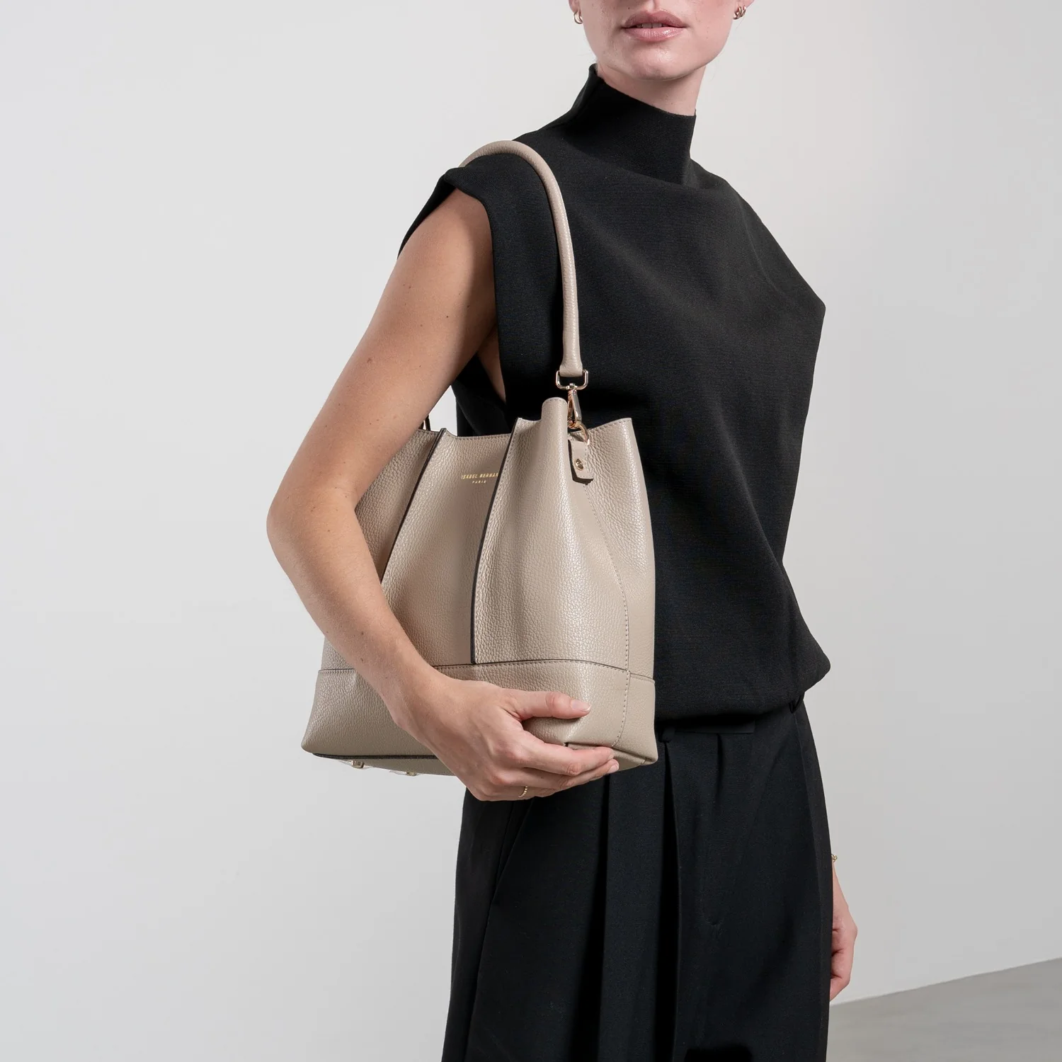 Isabel Bernard Femme Forte Macie Taupe Calfskin Shoulder Bag IB25074-078 - Image 2