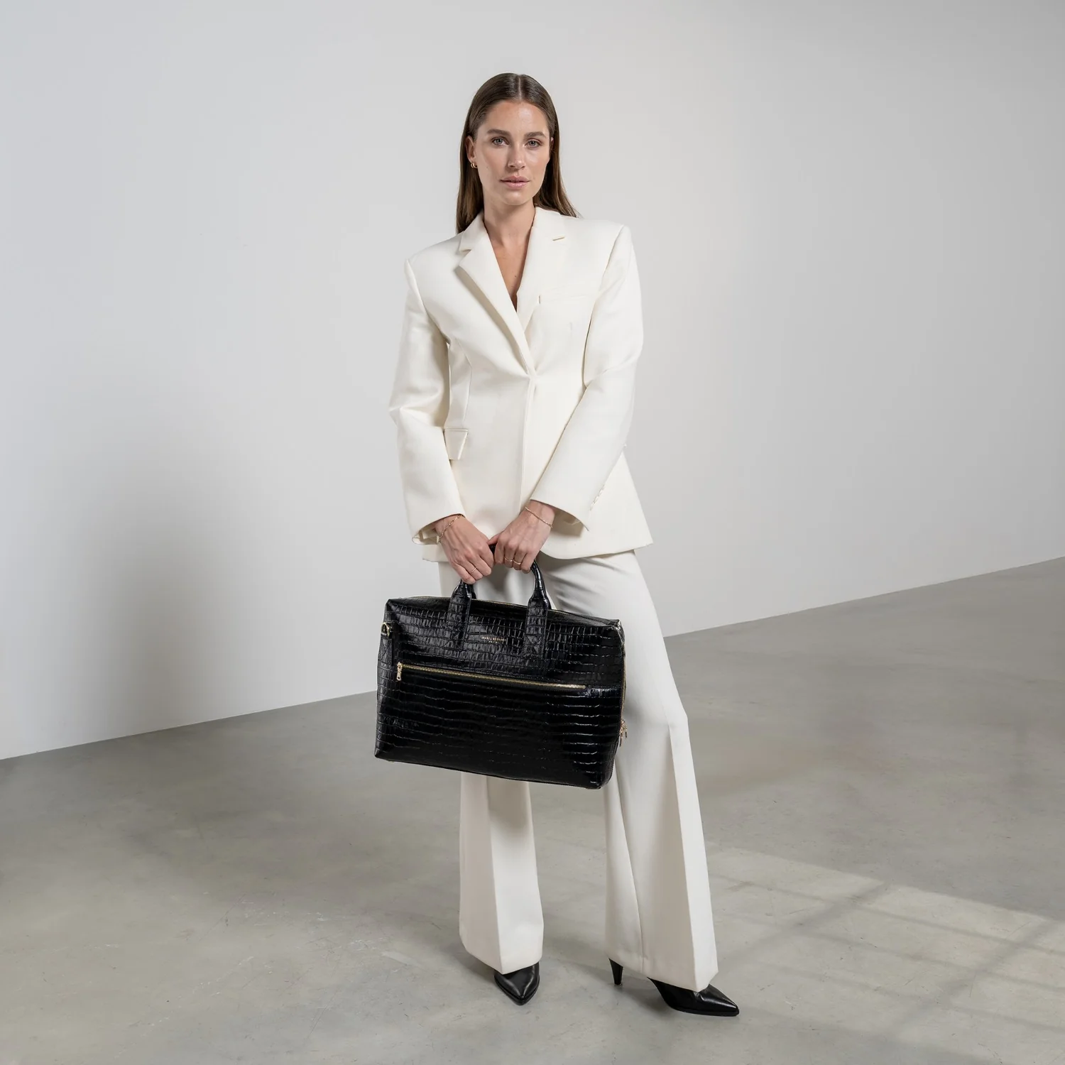 Isabel Bernard Honoré Anique Croco Black Calfskin Handbag IB25072 - Image 2