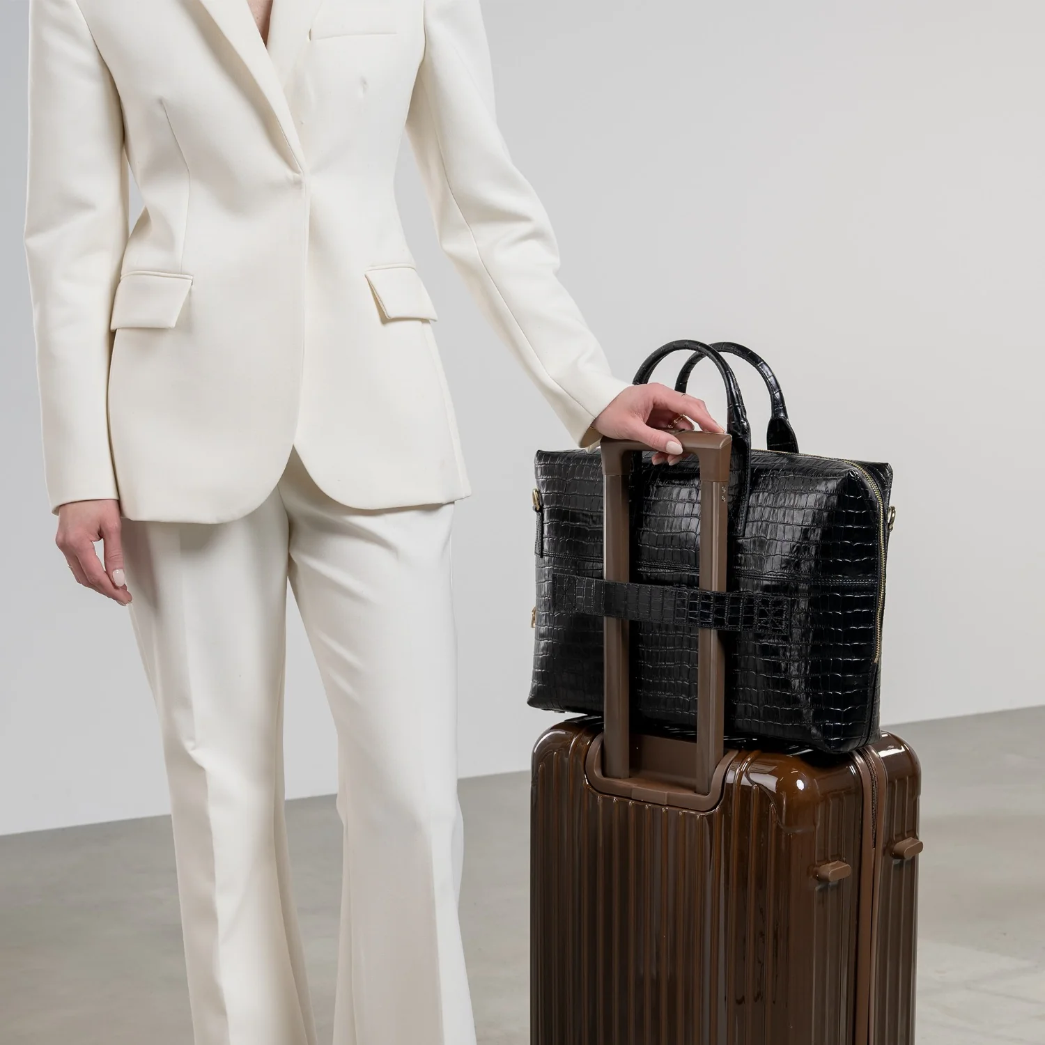 Isabel Bernard Honoré Anique Croco Black Calfskin Handbag IB25072 - Image 3