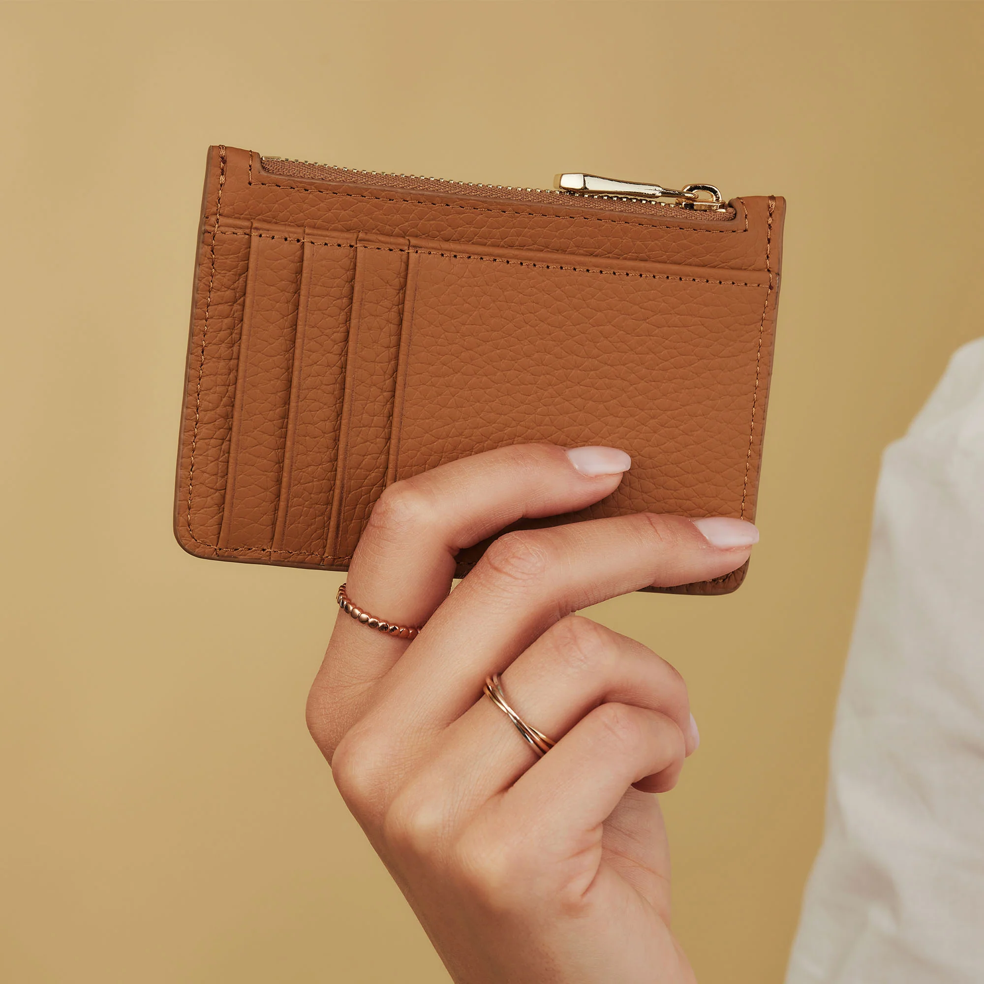Isabel Bernard Honoré Aveline camel Leather Card Holder made of Calfskin IB27020 - Image 3