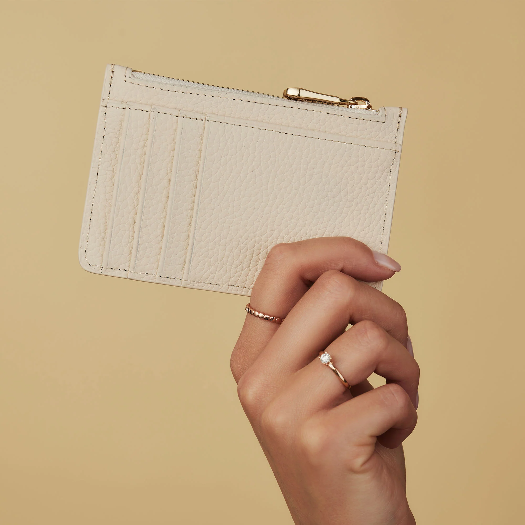 Isabel Bernard Honoré Aveline crème Leather Card Holder made of Calfskin IB27021 - Image 3