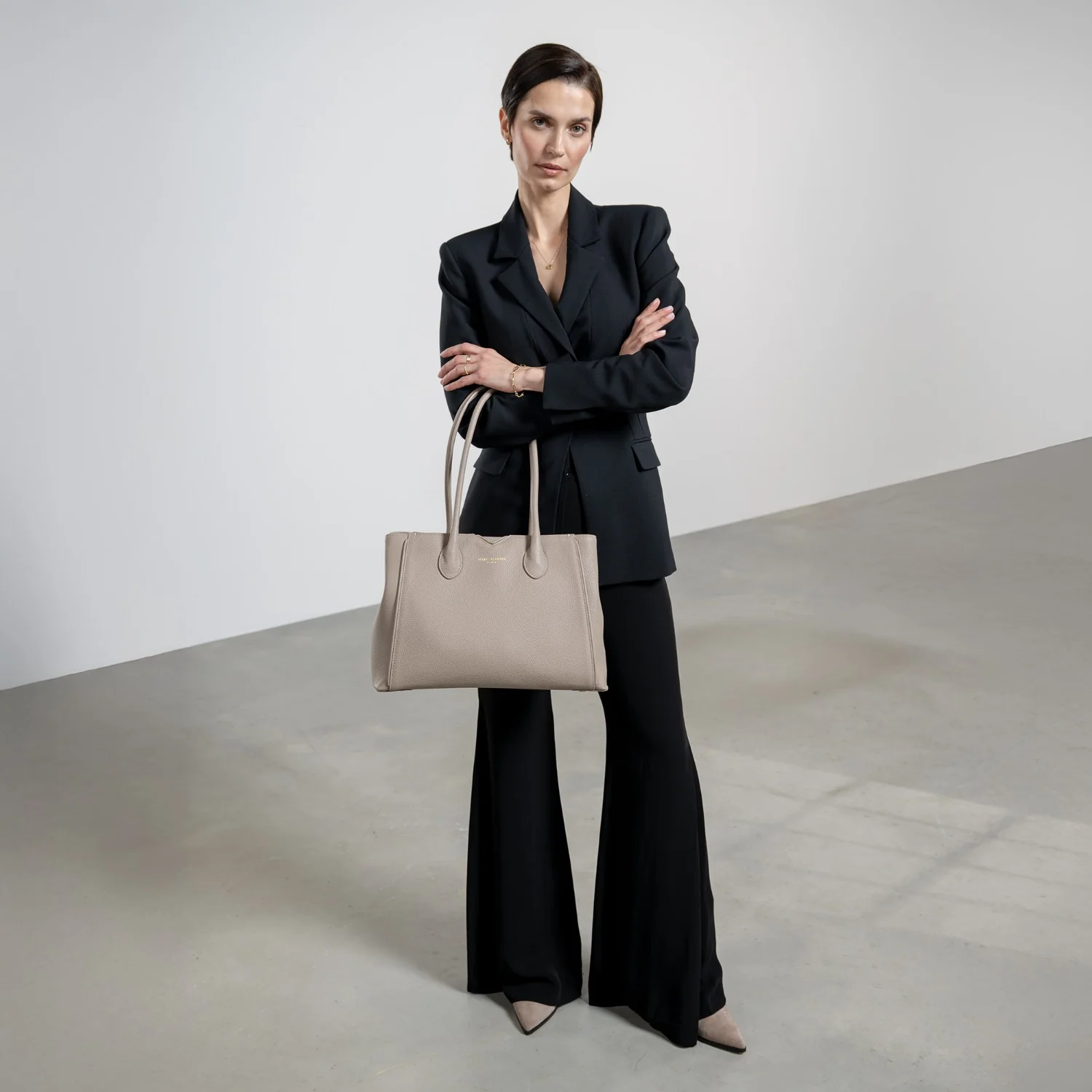 Isabel Bernard Honoré Cloe Taupe Leather Handbag made of Calfskin IB25016 - Image 3