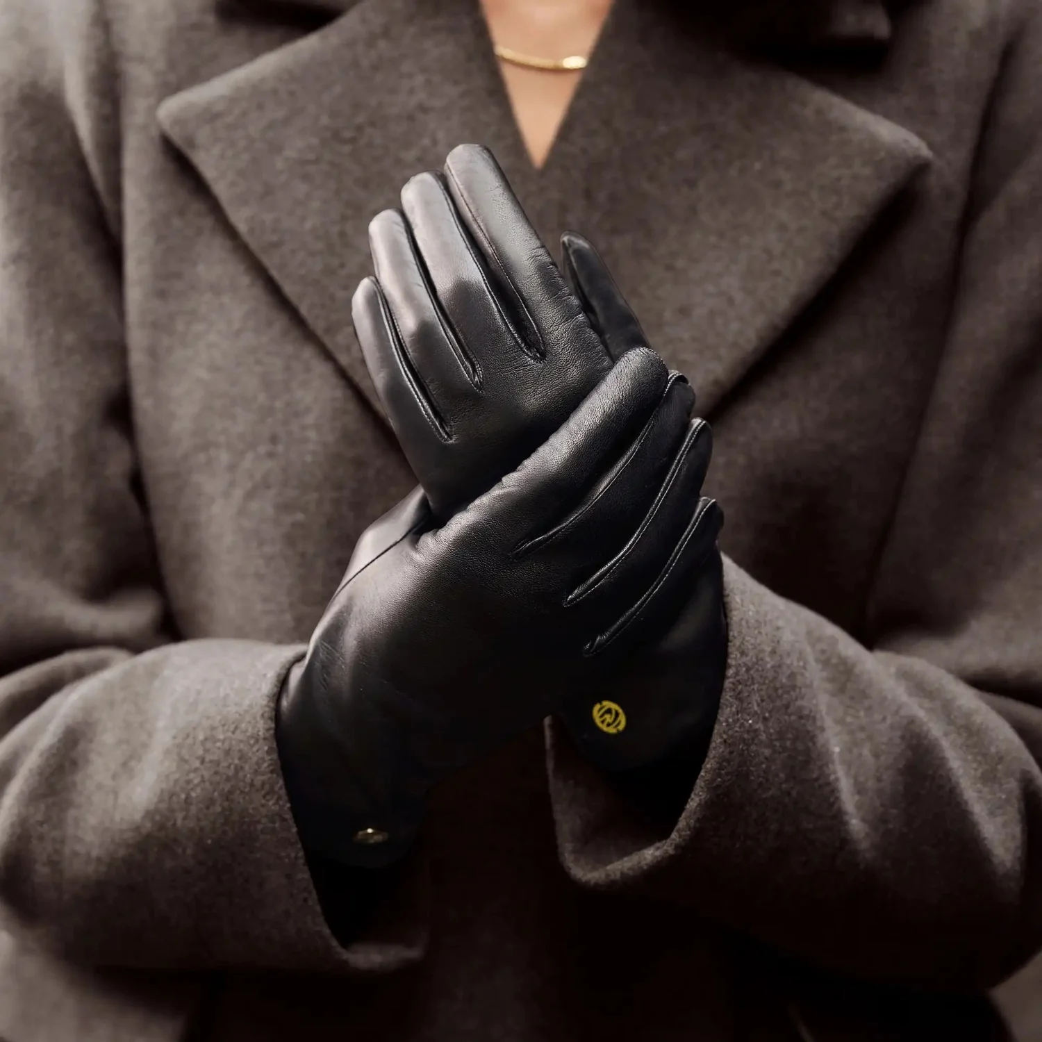 Isabel Bernard Honoré Eleanor black goatskin leather gloves IB67000-301- - Image 2