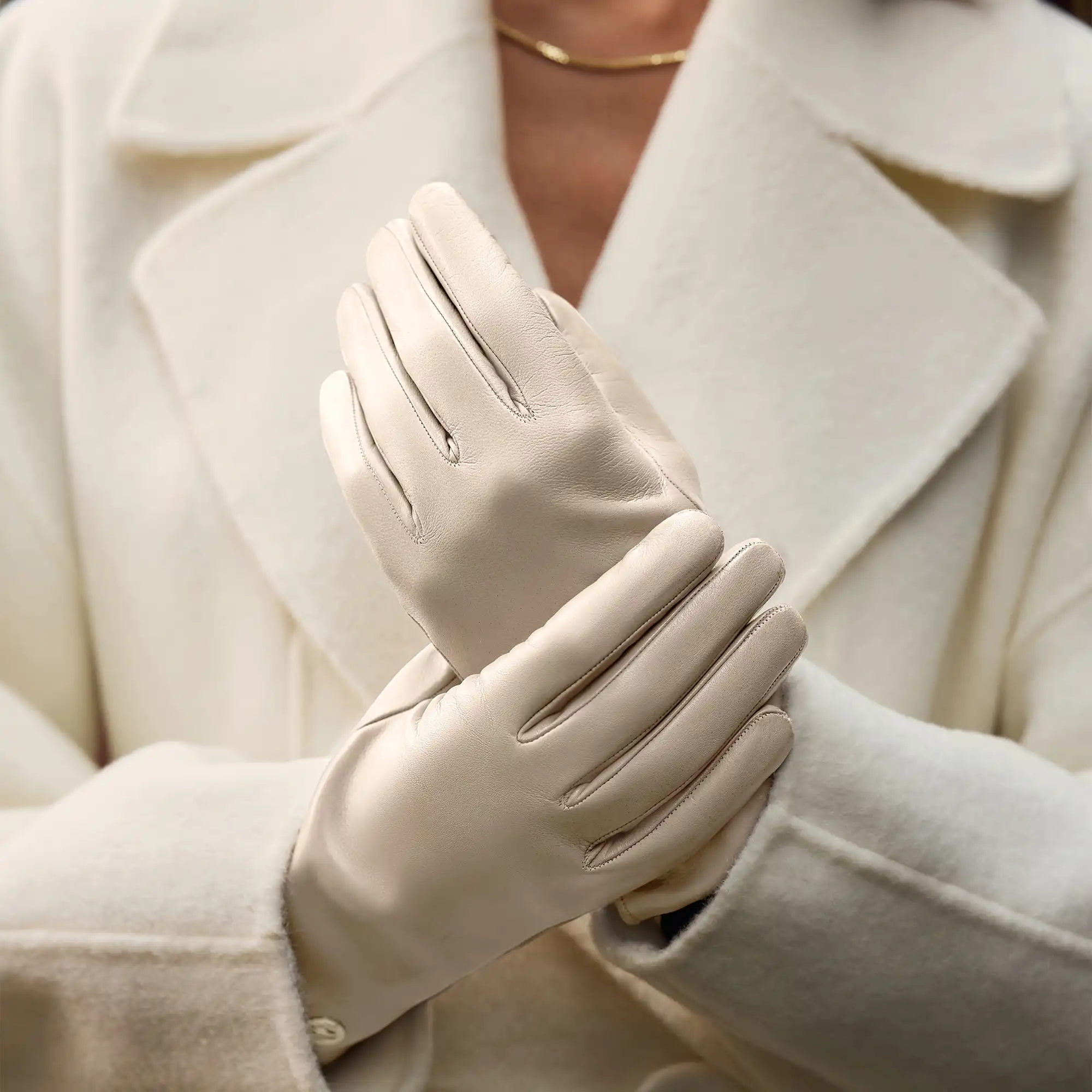 Isabel Bernard Honoré Eleanor cream goatskin leather gloves  IB67000-372-8 - Image 2
