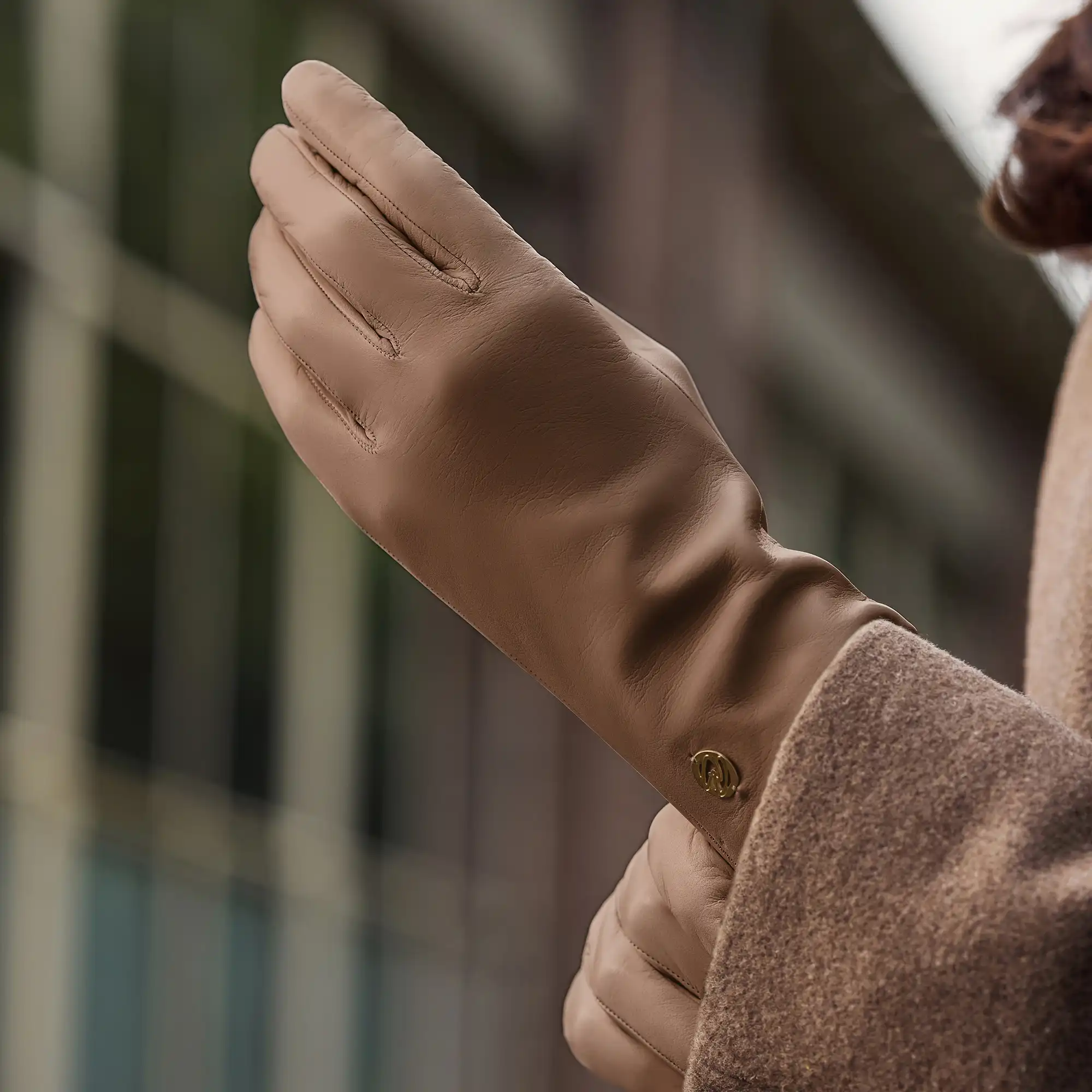 Isabel Bernard Honoré Eleanor taupe goatskin leather gloves IB67000-378-6.5 - Image 3