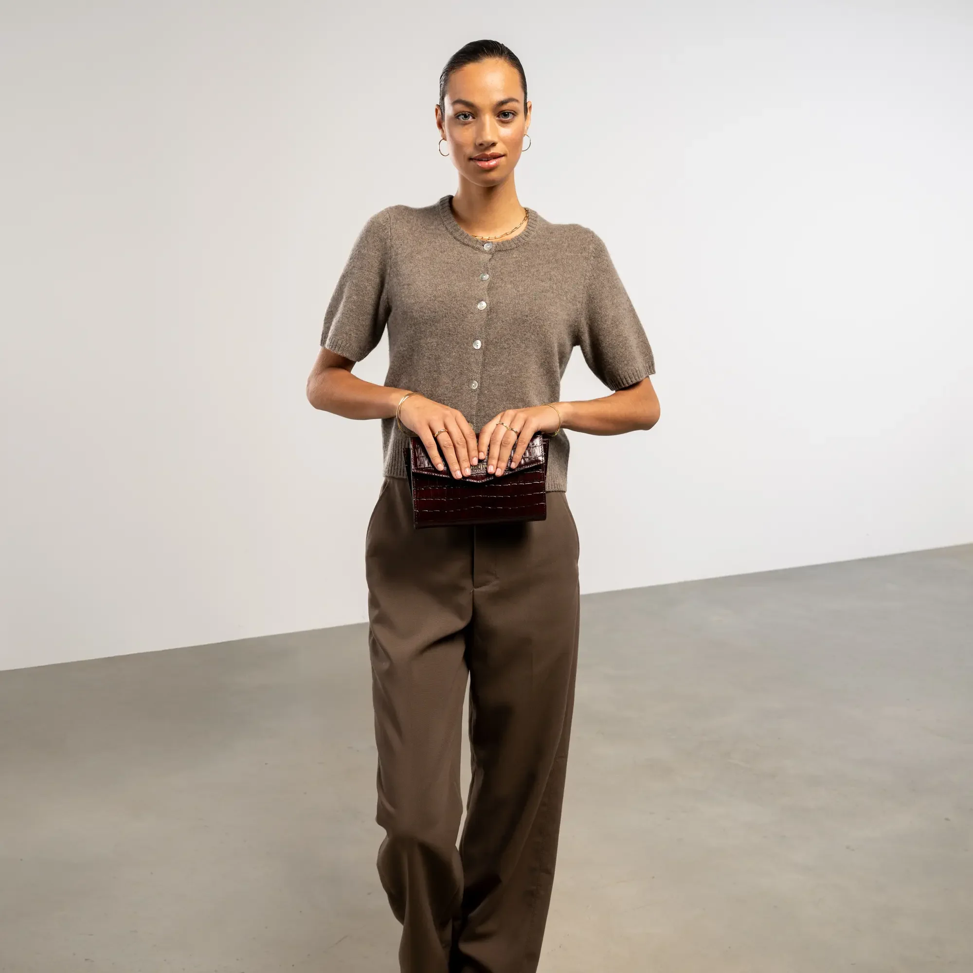 Isabel Bernard Honoré Lina Croco Brown Clutch With Detachable Shoulder Chain IB21135-230 - Image 2