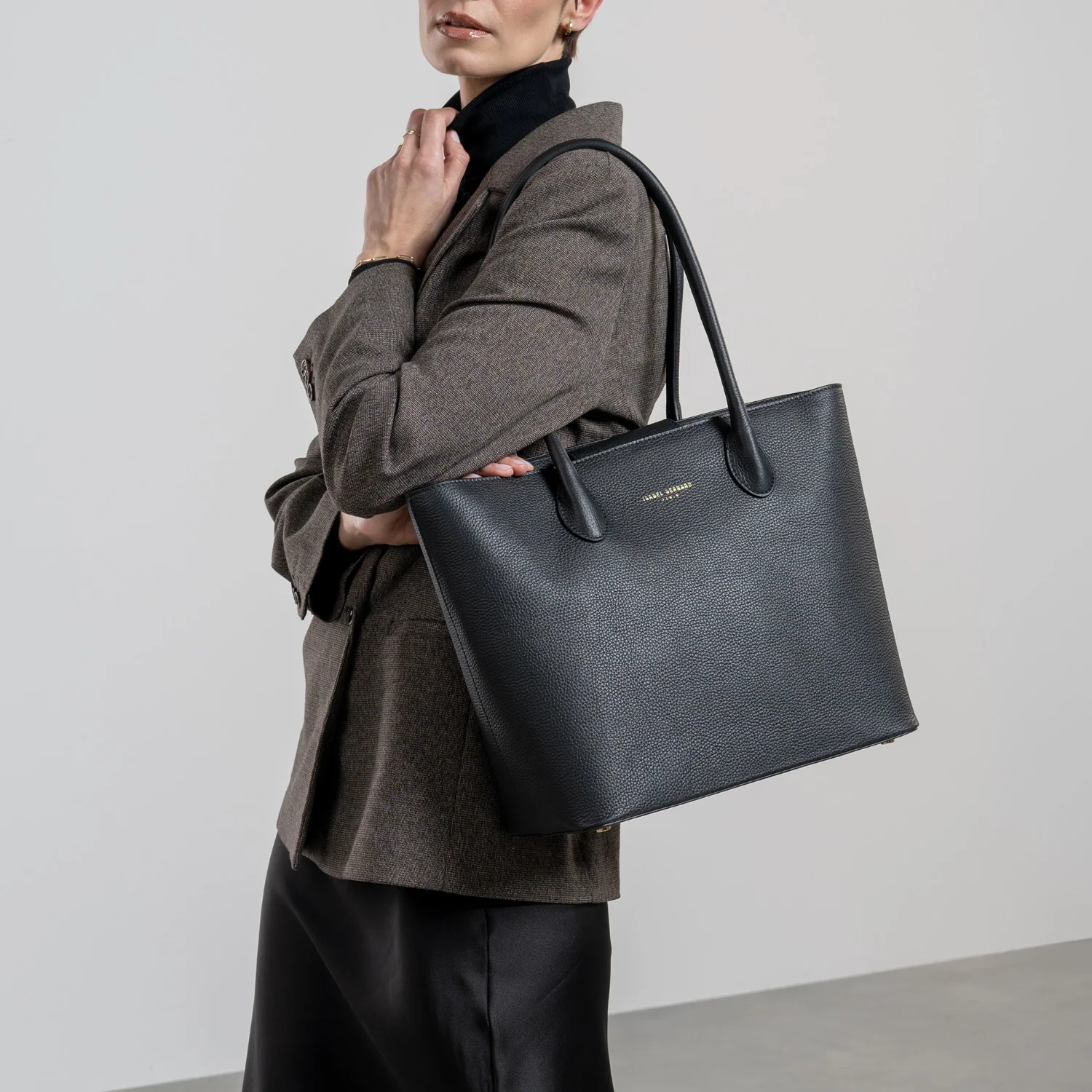 Isabel Bernard Honoré Lysanne Black Calfskin Shopper IB25022 - Image 2