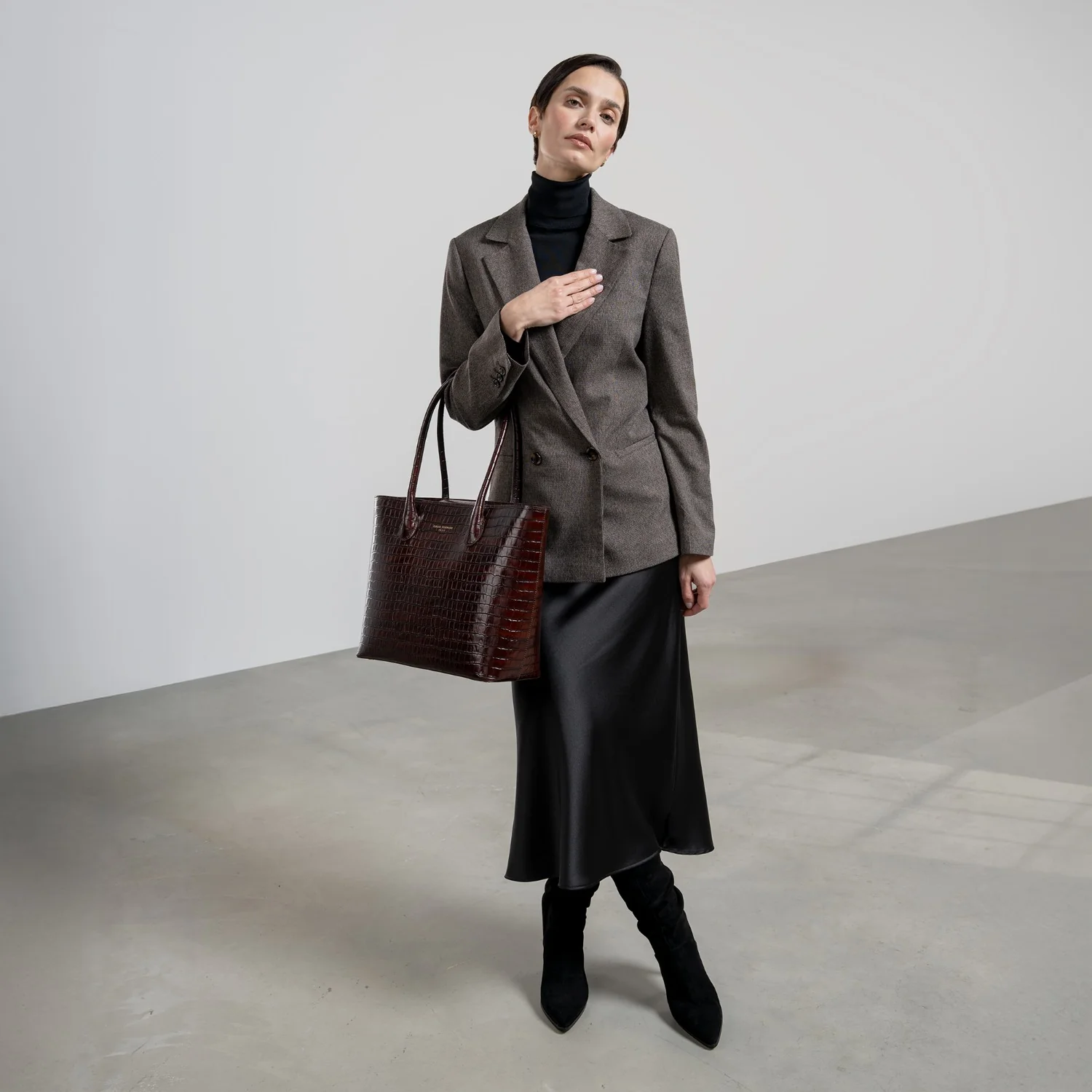 Isabel Bernard Honoré Lysanne Croco Brown Calfskin Shopper IB25025 - Image 3
