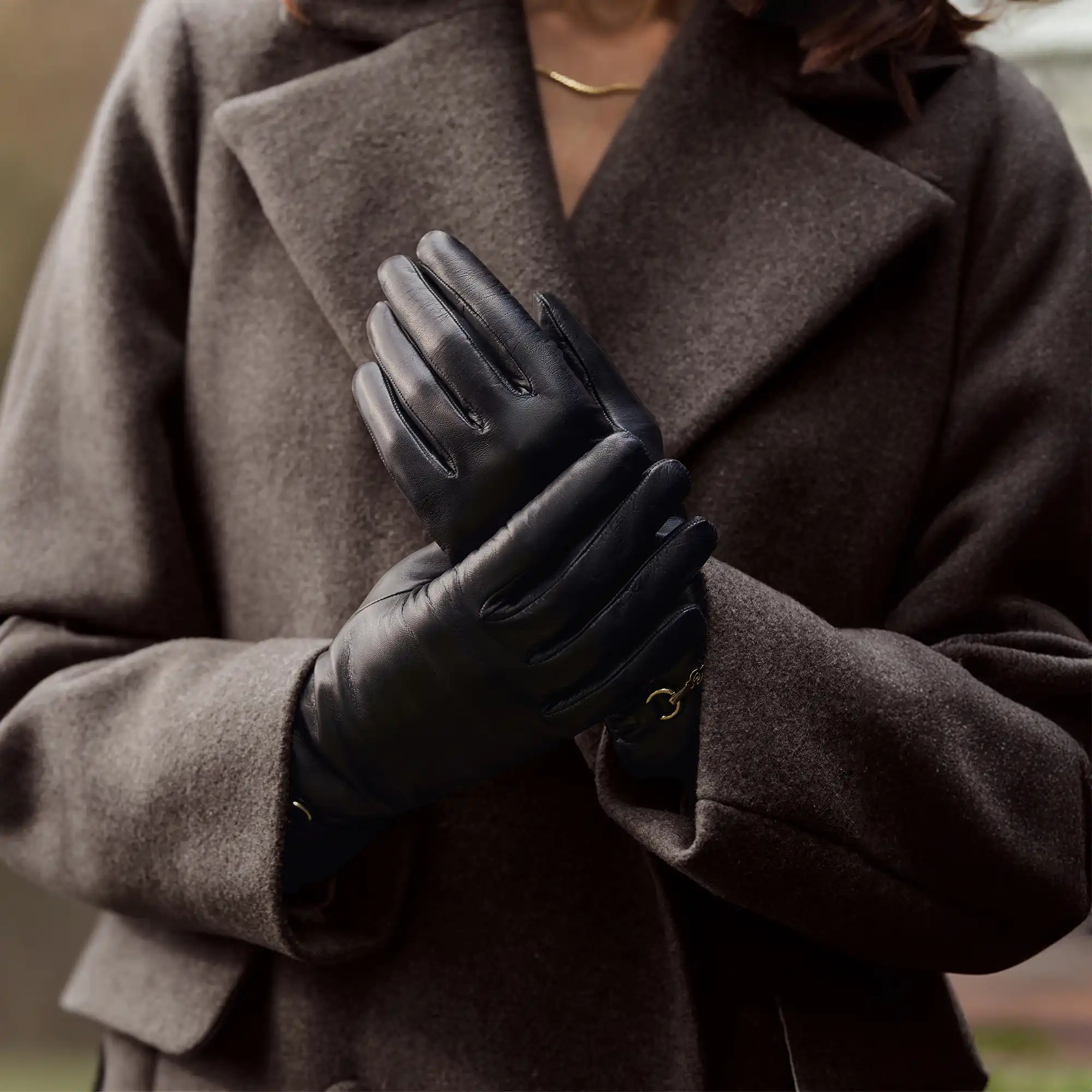 Isabel Bernard Honoré Marcelia black goatskin leather gloves  IB67001-301-6.5 - Image 2