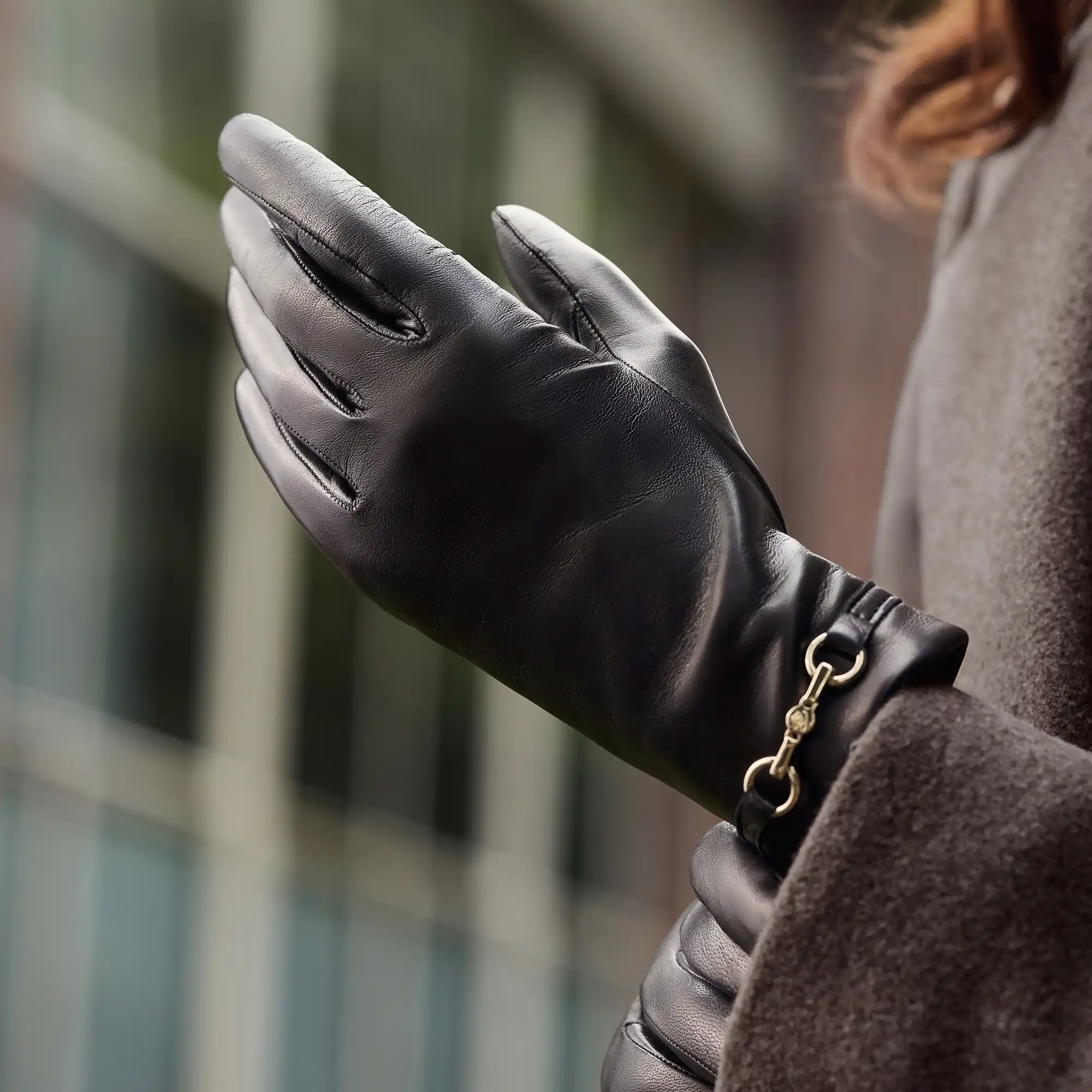 Isabel Bernard Honoré Marcelia black goatskin leather gloves  IB67001-301-6.5 - Image 3