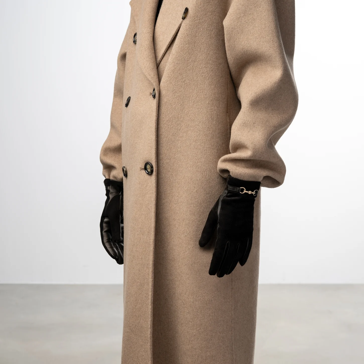 Isabel Bernard Honoré Marcelia black goatskin suéde leather gloves IB67001-101-7.5 - Image 3
