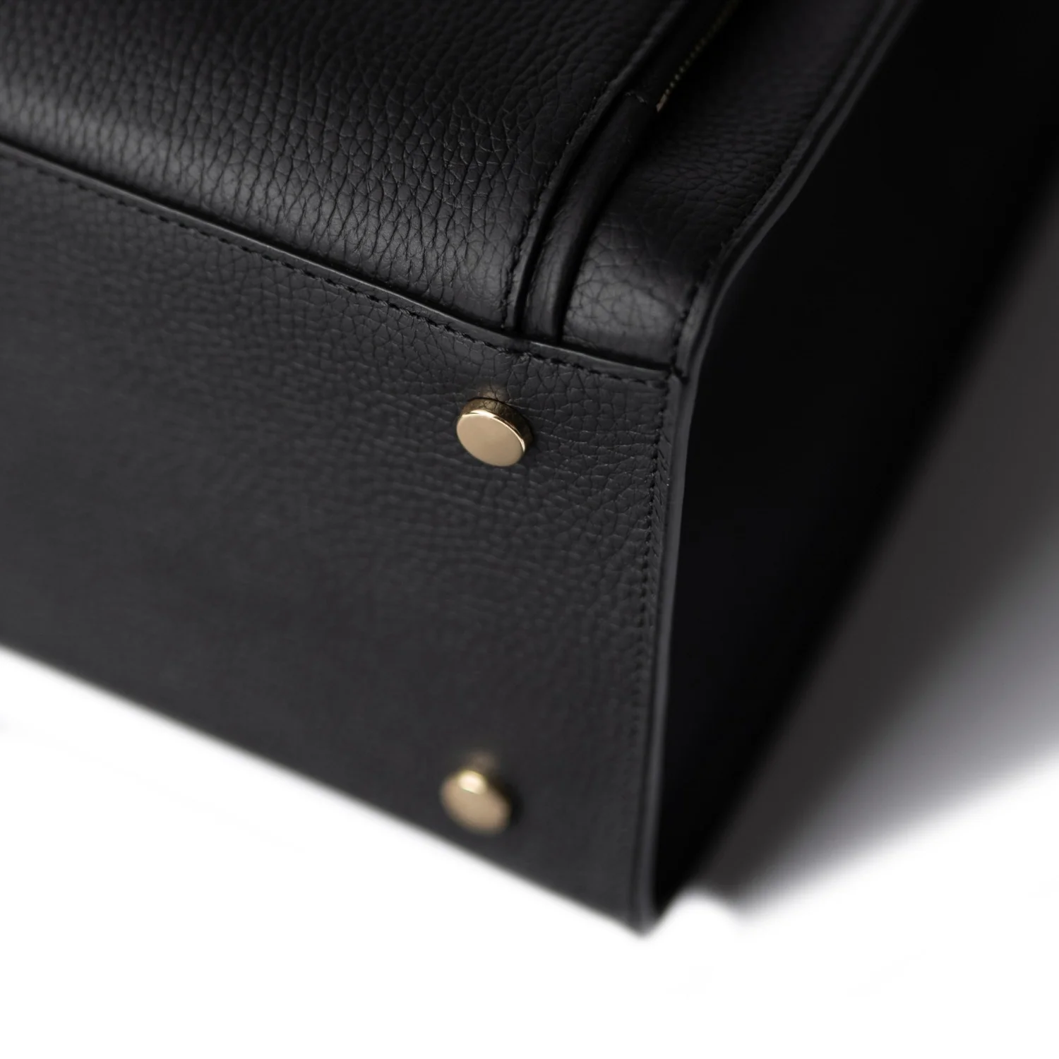 Isabel Bernard Honoré Nadine black calfskin leather handbag with 13 inch laptop compartment IB25110-001-13 - Image 7