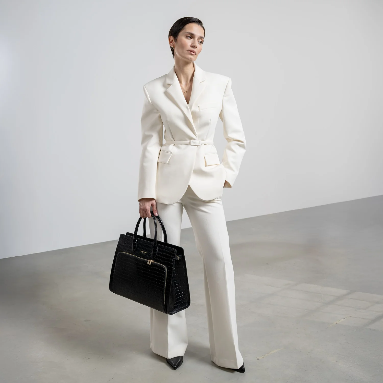 Isabel Bernard Honoré Nadine Black Croco Leather Handbag made of Calfskin IB25033 - Image 3