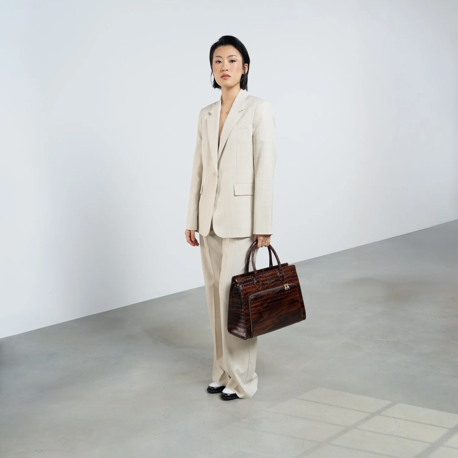 Isabel Bernard Honoré Nadine croco brown calfskin leather handbag with 13 inch laptop compartment IB25110-230-13 - Image 4