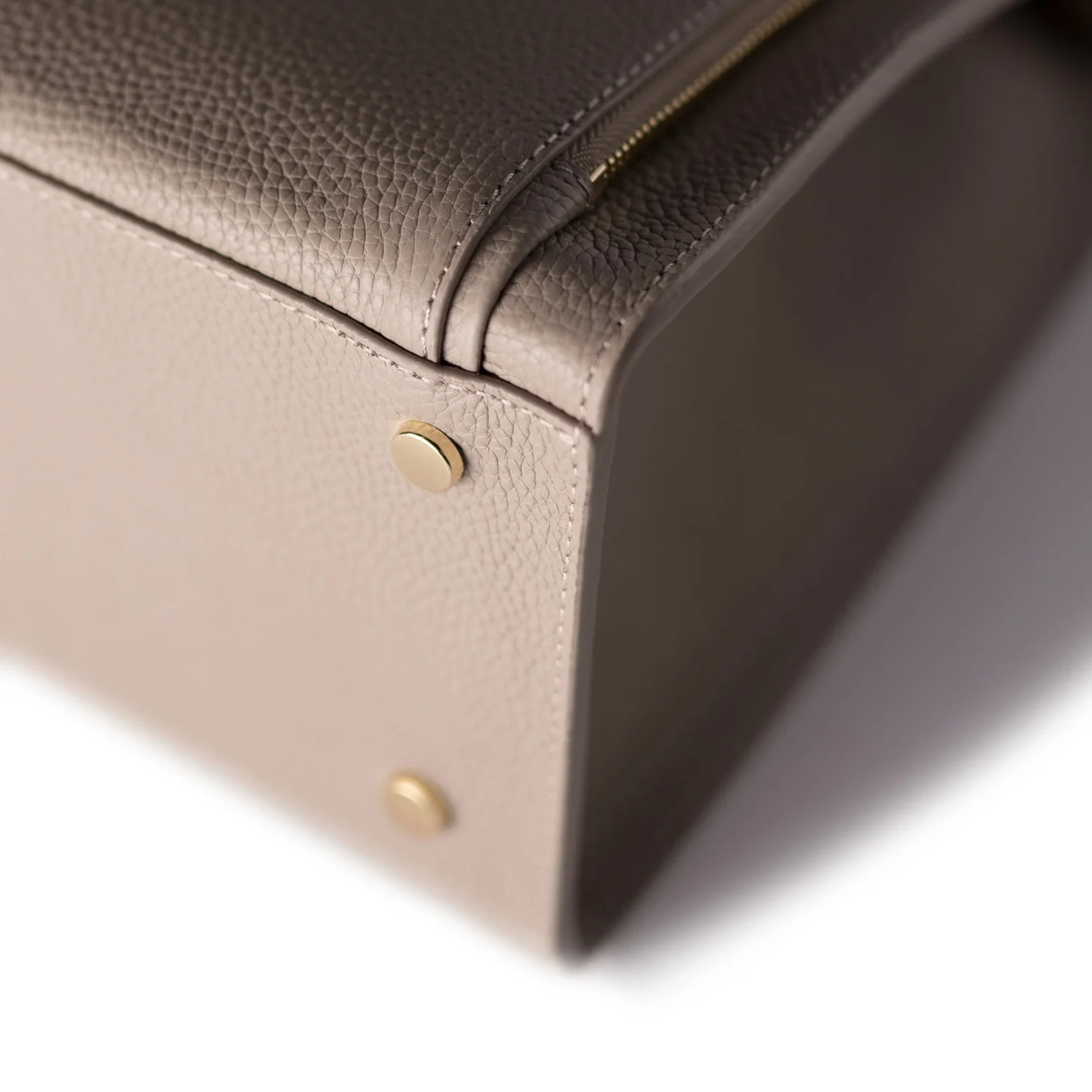Isabel Bernard Honoré Nadine taupe calfskin leather handbag with 13 inch laptop compartment IB25110-078-13 - Image 8